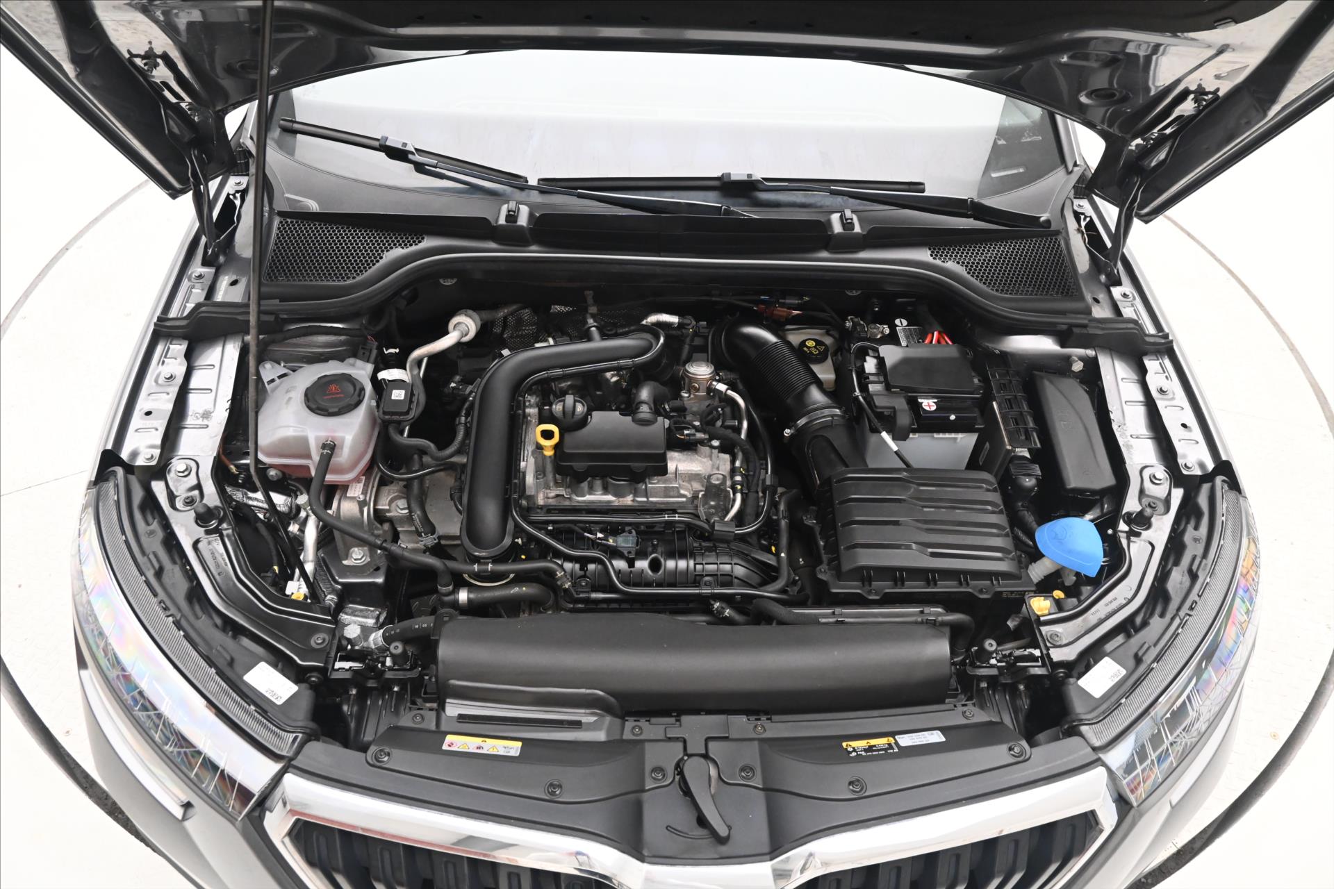 Hlavní fotografie vozu Škoda Kamiq 1,0 TSI 81kW Sport Business Záruka až 5 let (9)