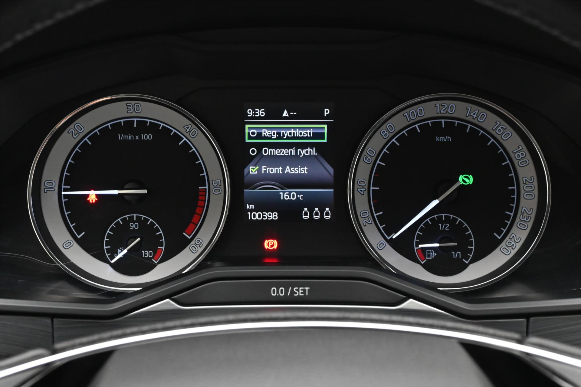 Hlavní fotografie vozu Škoda Superb 2,0 TDI 110 kW DSG Ambition Záruka až 5 let (17)