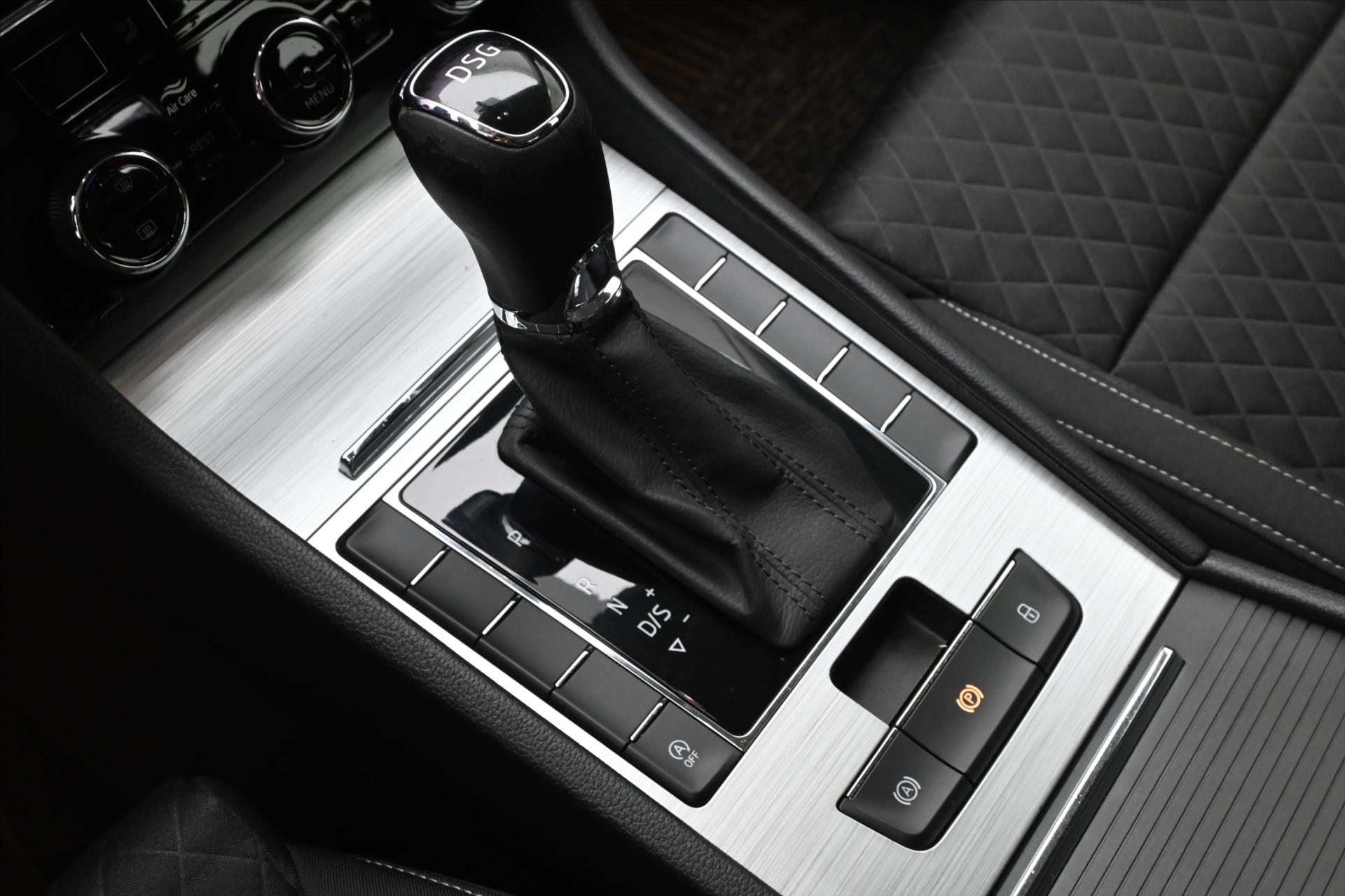 Hlavní fotografie vozu Škoda Superb 2,0 TDI 110 kW DSG Ambition Záruka až 5 let (23)