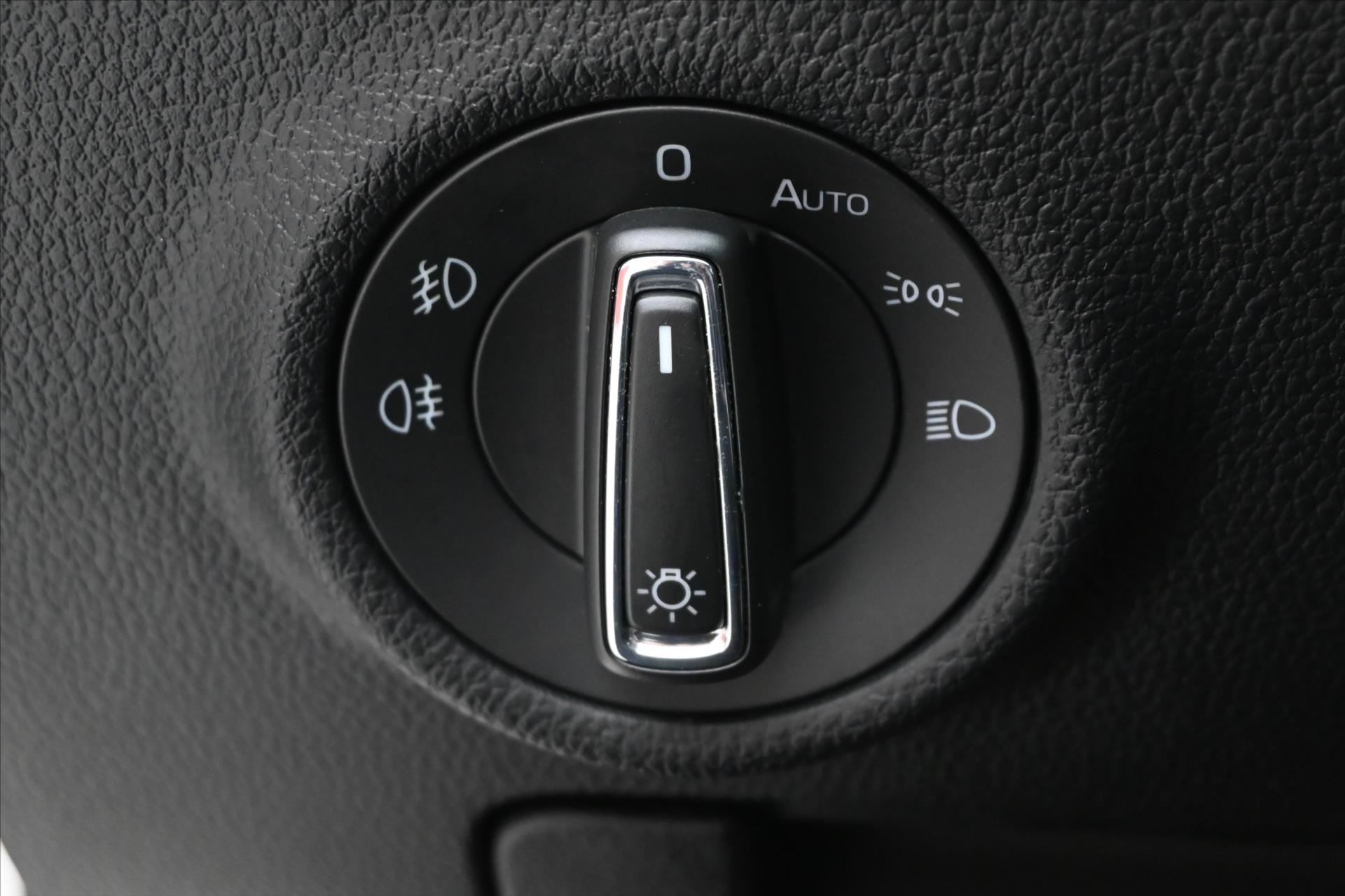 Hlavní fotografie vozu Škoda Superb 2,0 TDI 110 kW DSG Ambition Záruka až 5 let (26)