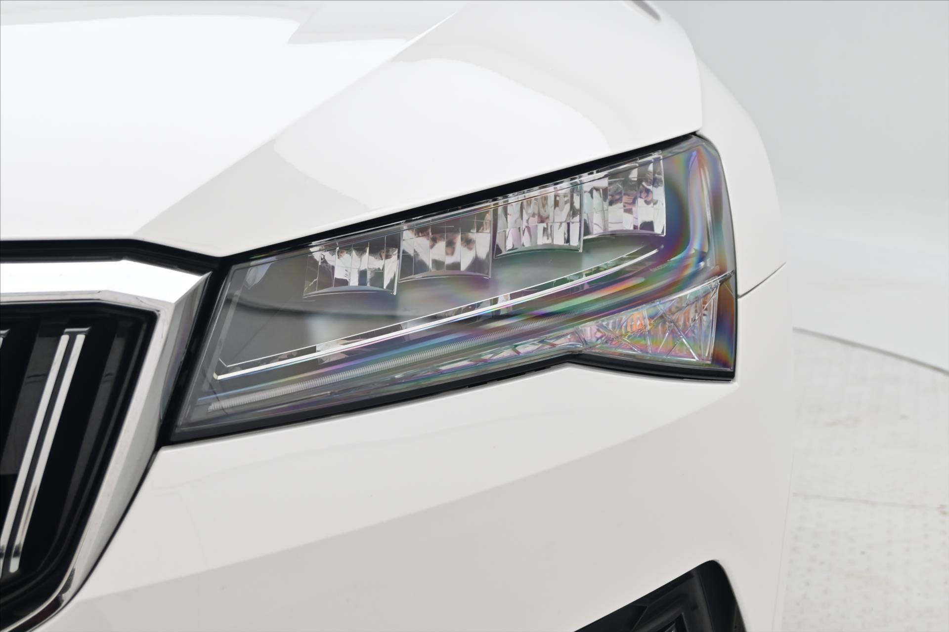 Hlavní fotografie vozu Škoda Superb 2,0 TDI 110 kW DSG Ambition Záruka až 5 let (28)