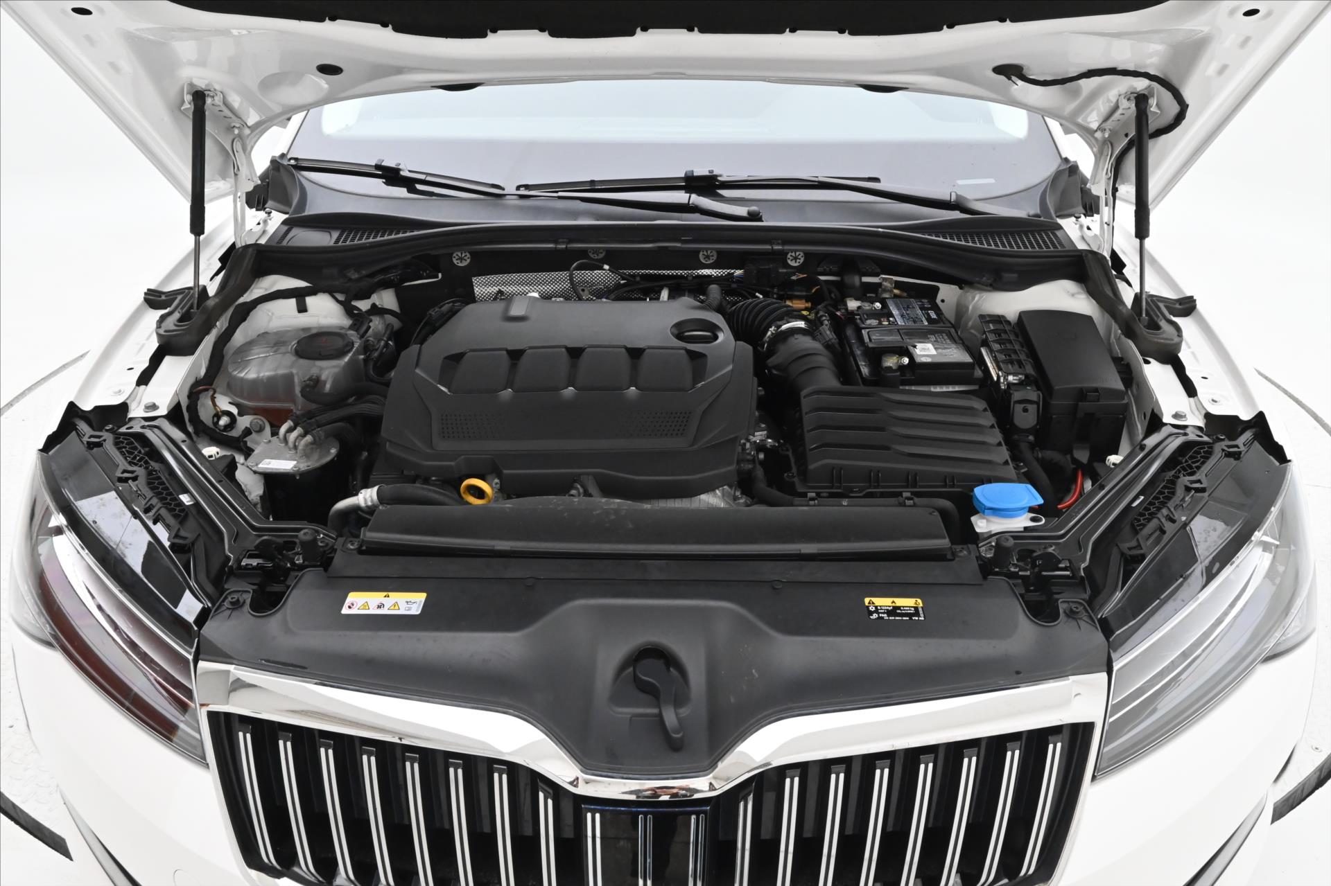 Hlavní fotografie vozu Škoda Superb 2,0 TDI 110 kW DSG Ambition Záruka až 5 let (10)