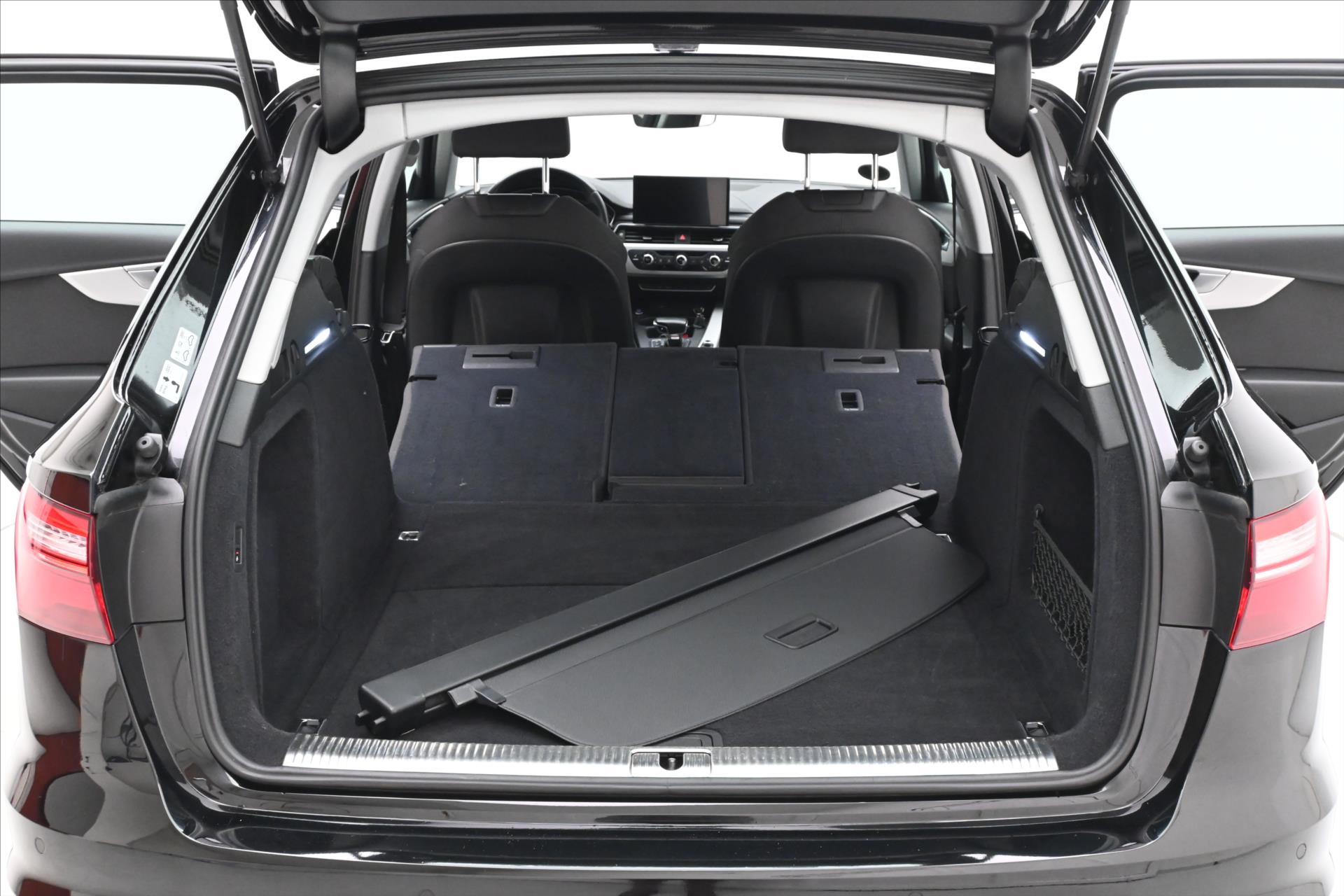 Hlavní fotografie vozu Audi A4 3,0 45TDI V6 170 kW Quattro Záruka až 5 let (10)