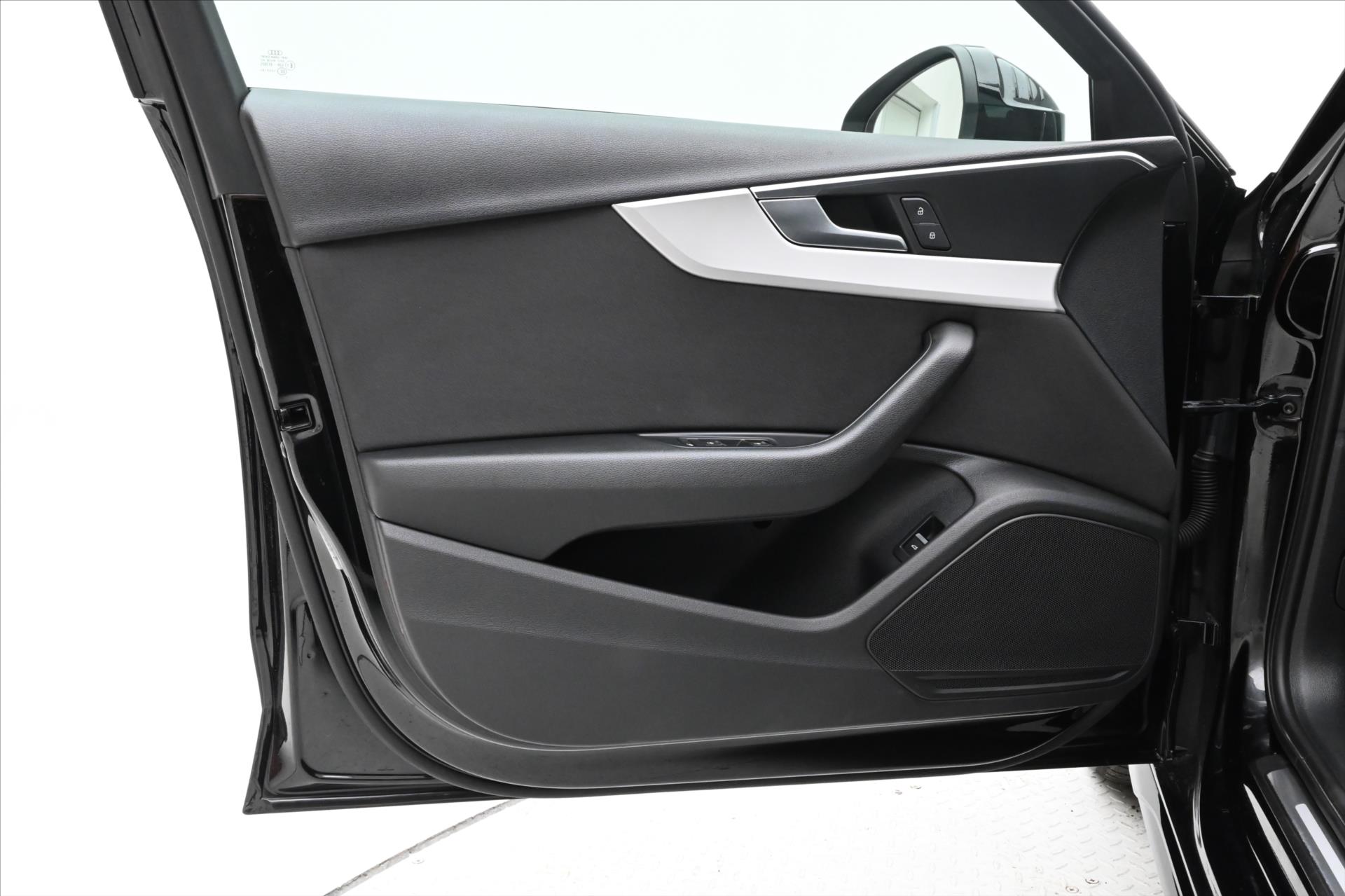 Hlavní fotografie vozu Audi A4 3,0 45TDI V6 170 kW Quattro Záruka až 5 let (23)