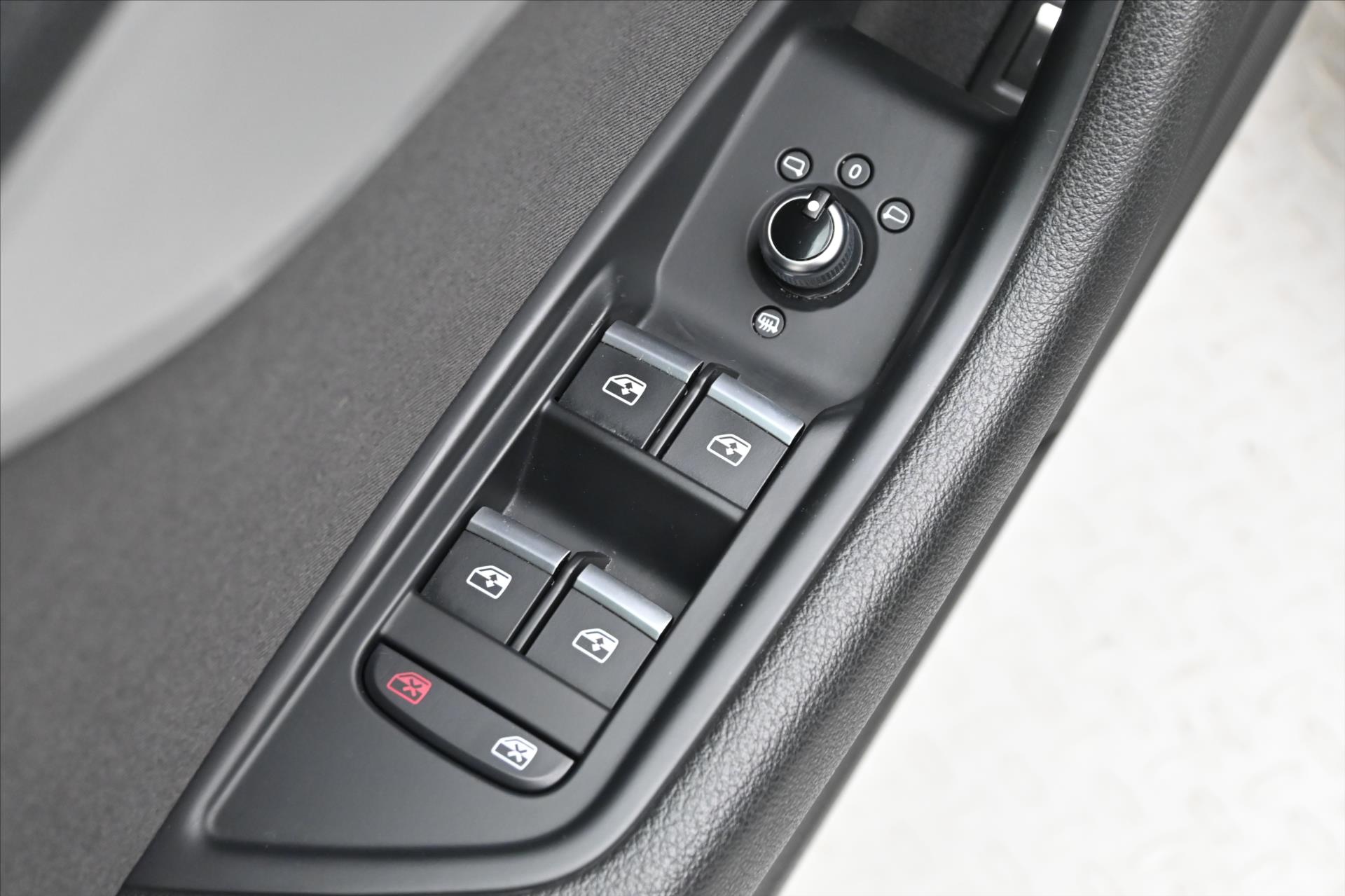 Hlavní fotografie vozu Audi A4 3,0 45TDI V6 170 kW Quattro Záruka až 5 let (24)