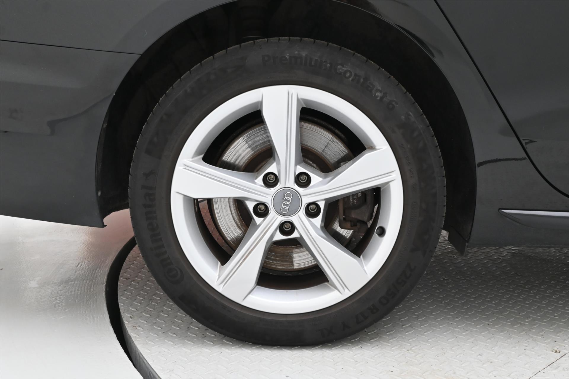 Hlavní fotografie vozu Audi A4 3,0 45TDI V6 170 kW Quattro Záruka až 5 let (31)