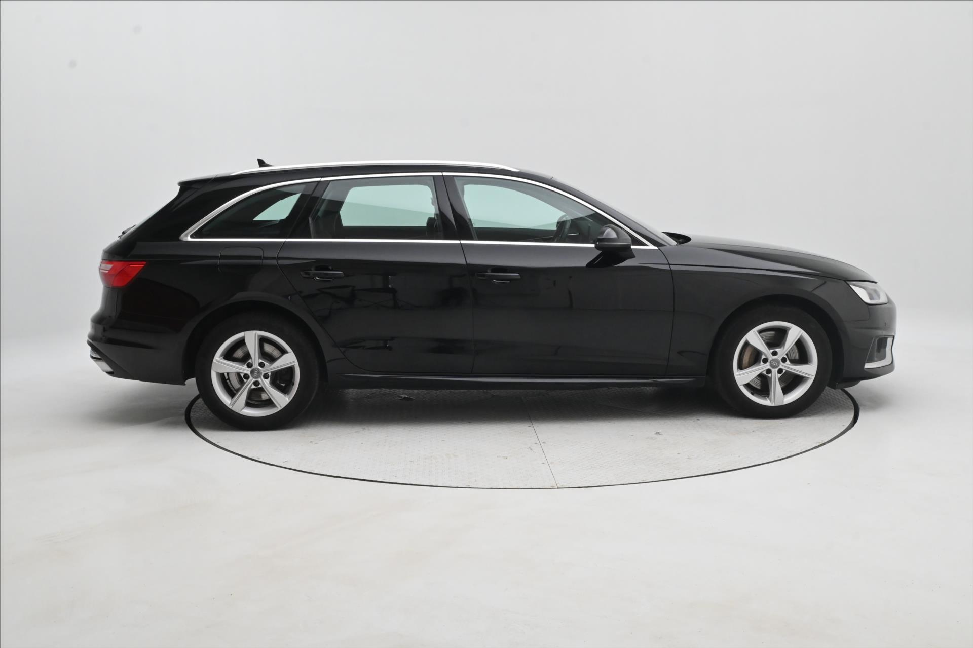 Hlavní fotografie vozu Audi A4 3,0 45TDI V6 170kW QUATTRO ZÁRUKA AŽ 5 LET (4)