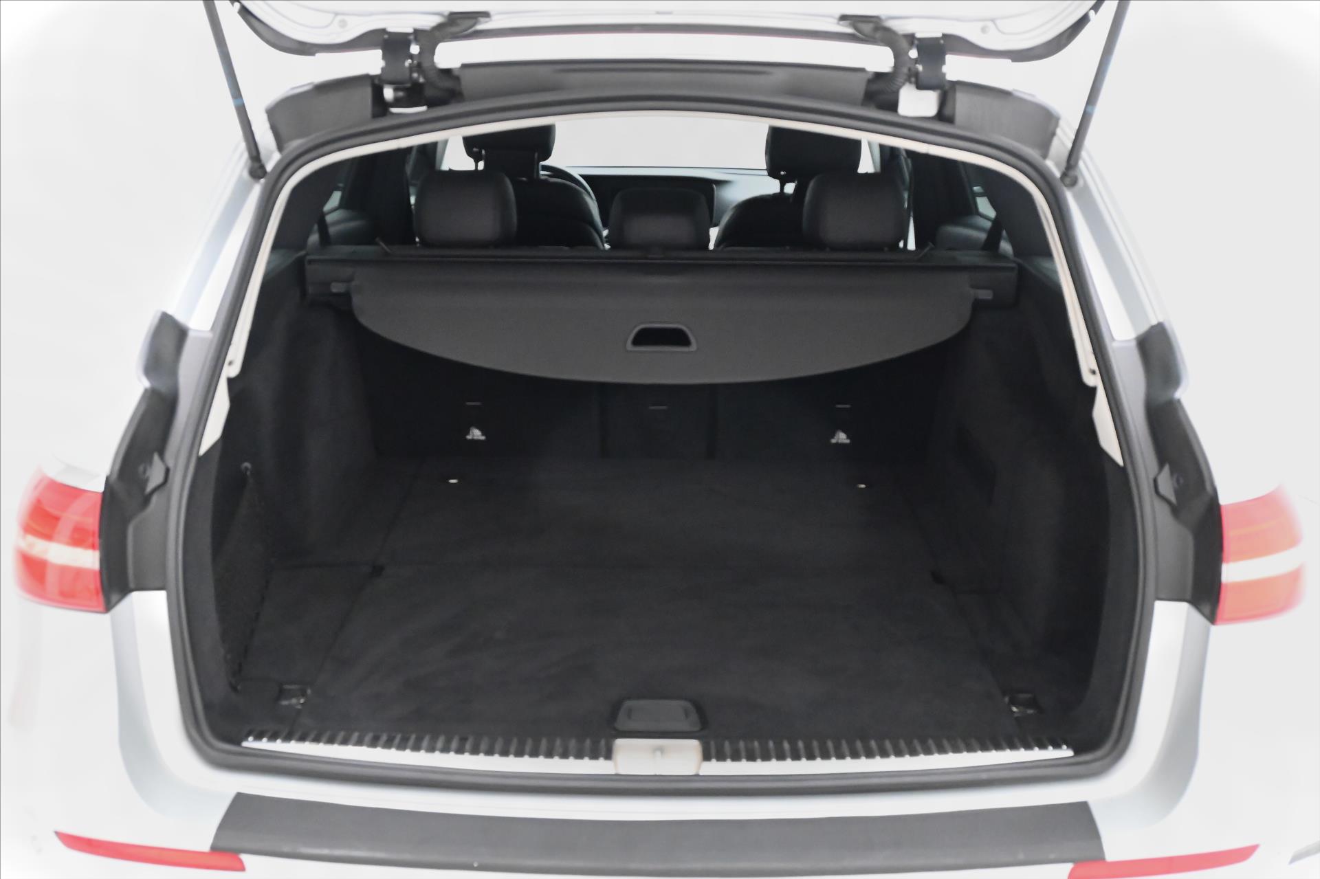 Hlavní fotografie vozu Mercedes-Benz Třídy E 2,0 220d 143 kW Avantgarde AT9 Záruka až 5 let (10)