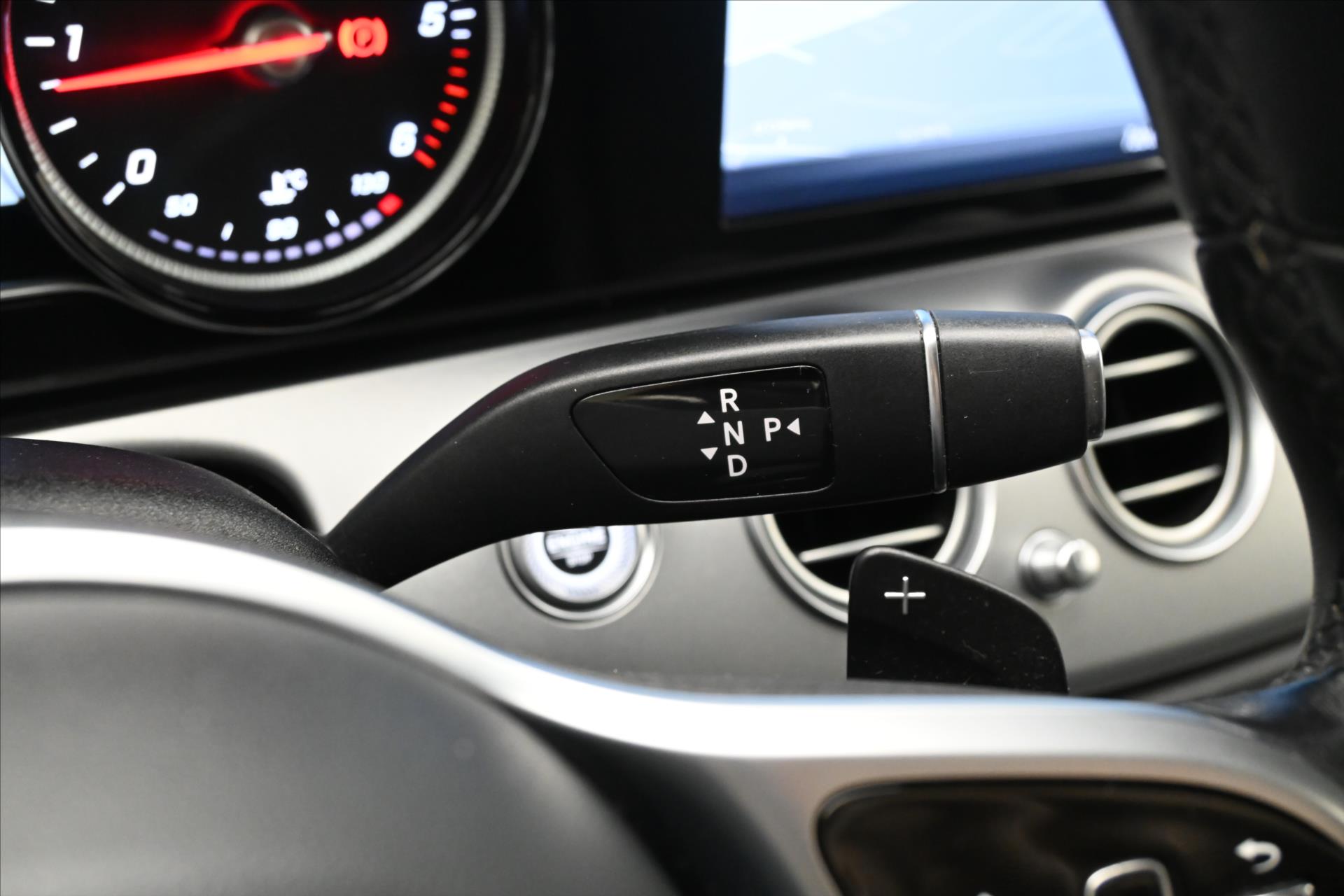 Hlavní fotografie vozu Mercedes-Benz Třídy E 2,0 220d 143 kW Avantgarde AT9 Záruka až 5 let (19)