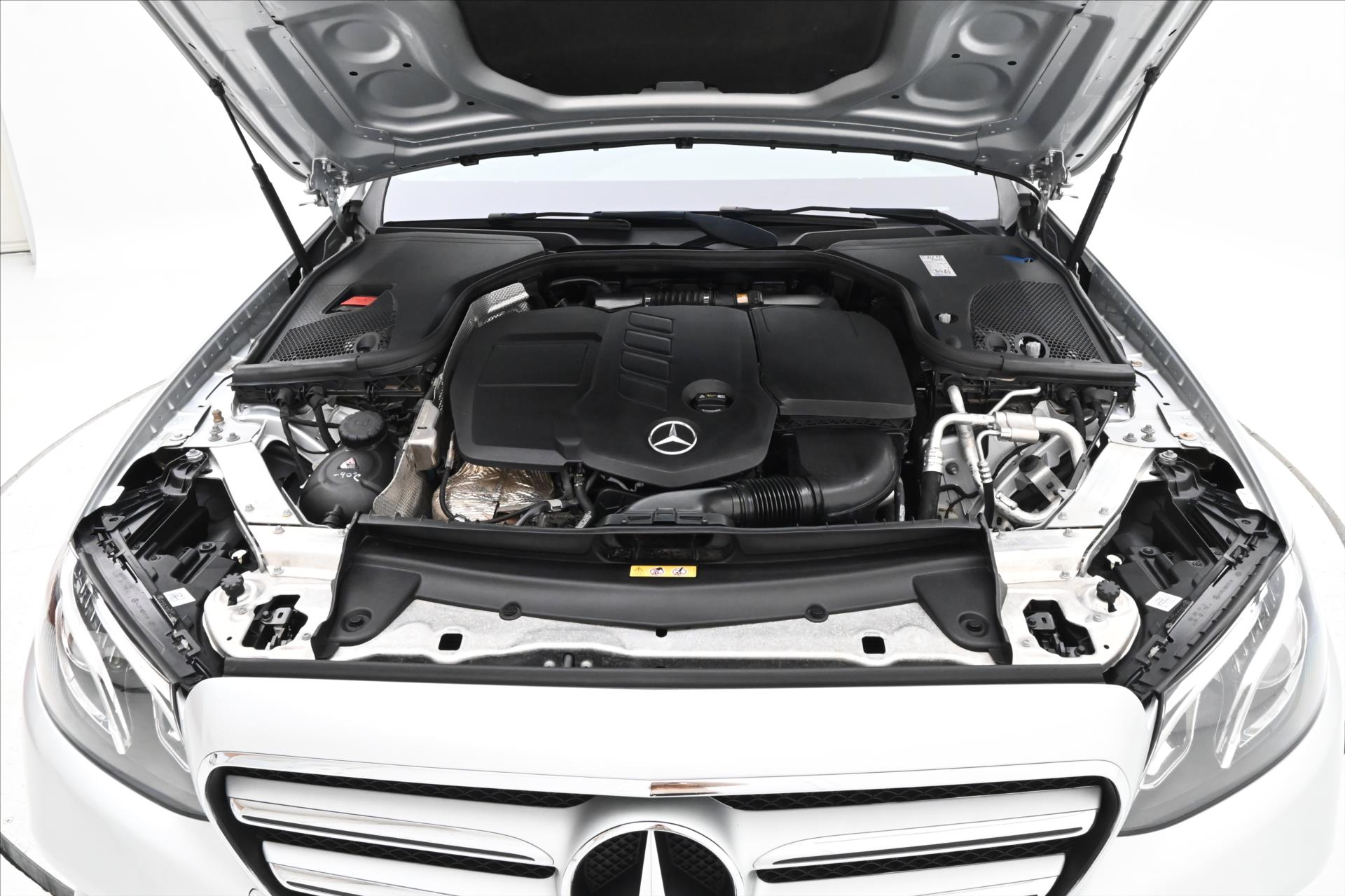 Hlavní fotografie vozu Mercedes-Benz Třídy E 2,0 220d 143 kW Avantgarde AT9 Záruka až 5 let (9)