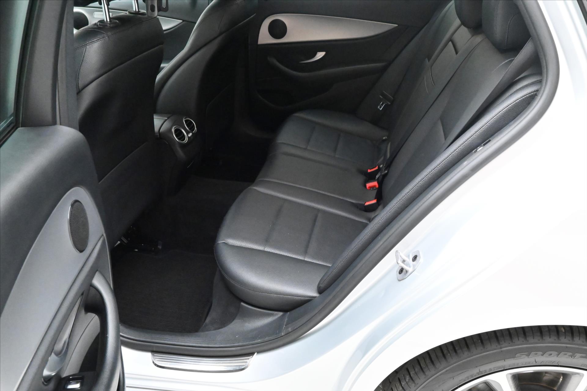 Hlavní fotografie vozu Mercedes-Benz Třídy E 2,0 220d 143kW Avantgarde AT9 Záruka až 5 let (13)