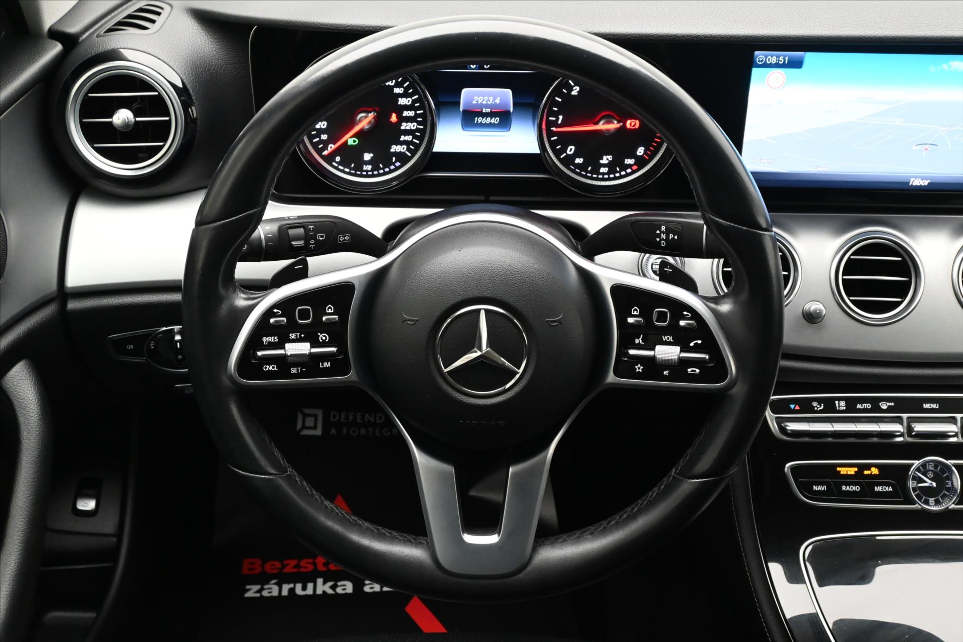 Hlavní fotografie vozu Mercedes-Benz Třídy E 2,0 220d 143kW Avantgarde AT9 Záruka až 5 let (17)