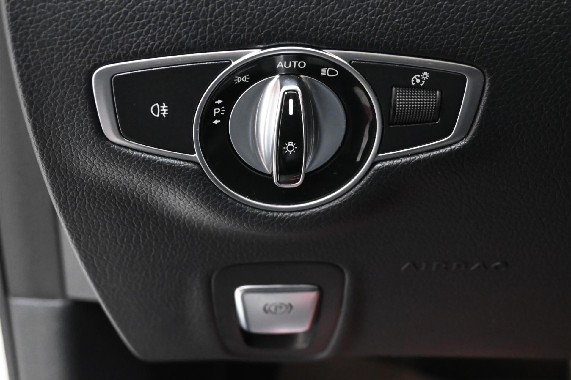 Hlavní fotografie vozu Mercedes-Benz Třídy E 2,0 220d 143kW Avantgarde AT9 Záruka až 5 let (26)