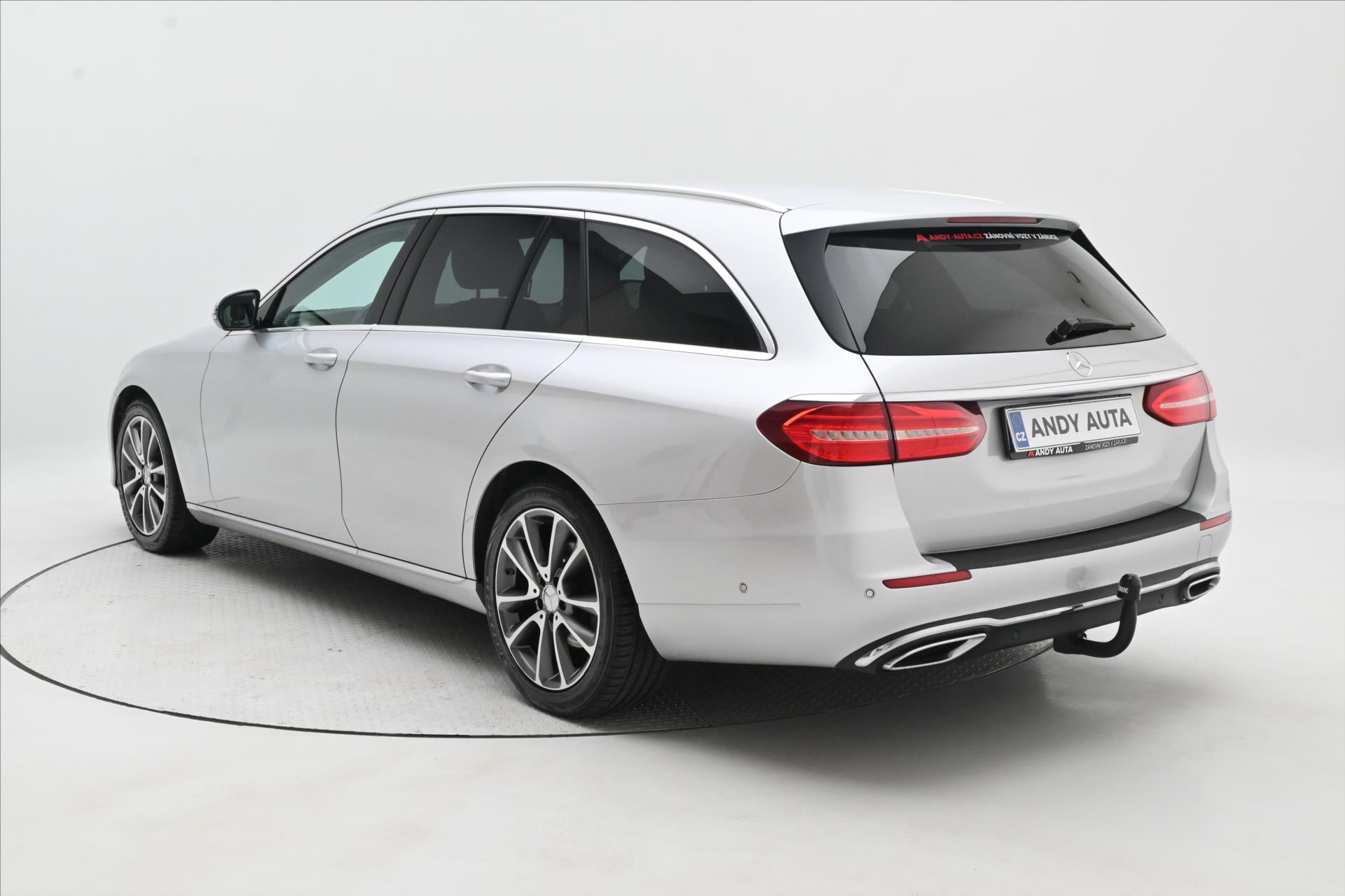 Hlavní fotografie vozu Mercedes-Benz Třídy E 2,0 220d 143kW Avantgarde AT9 Záruka až 5 let (6)