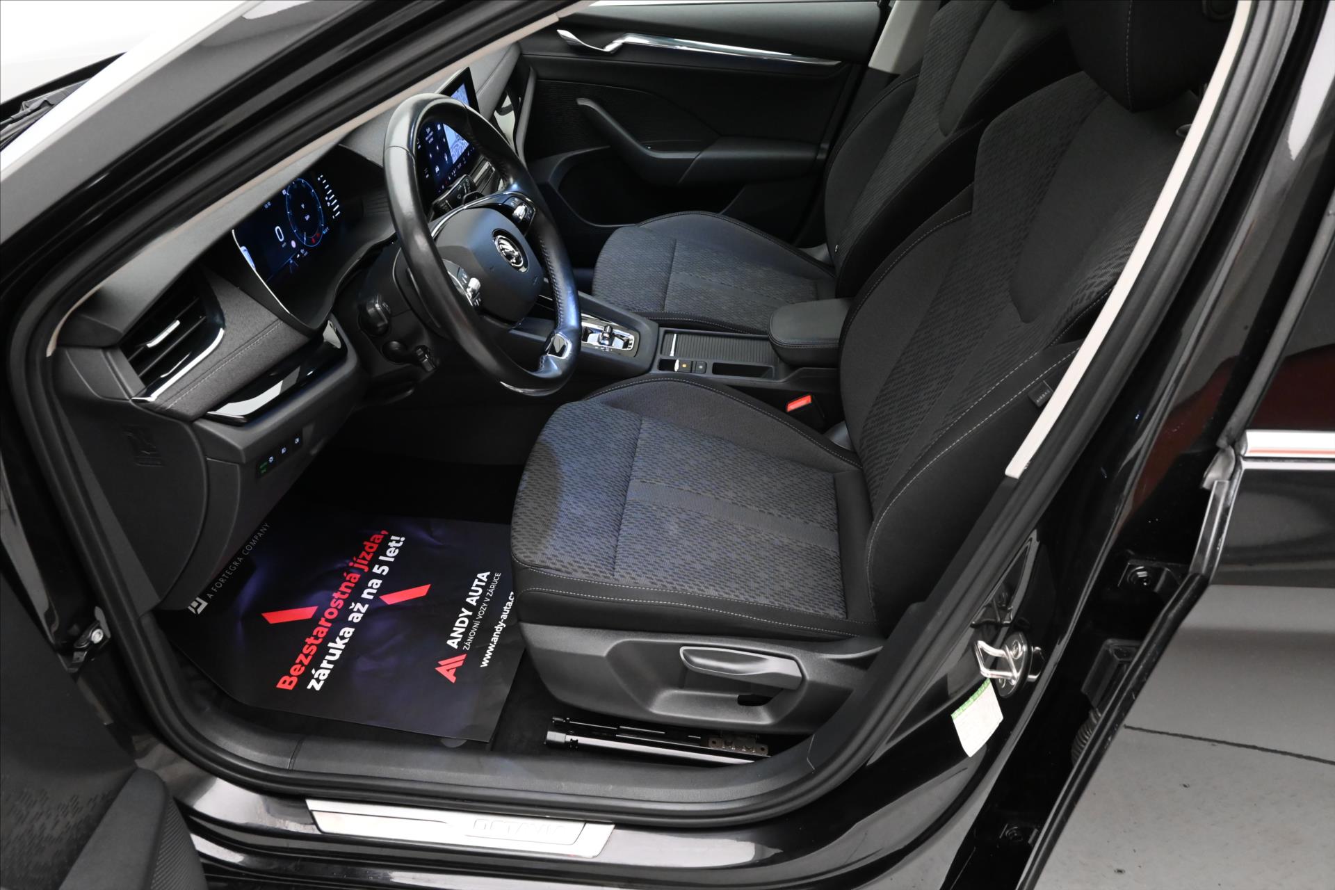 Main photo of the car Skoda Octavia 2.0 TDI 110kW STYLE DSG Warranty up to 5 years (12)