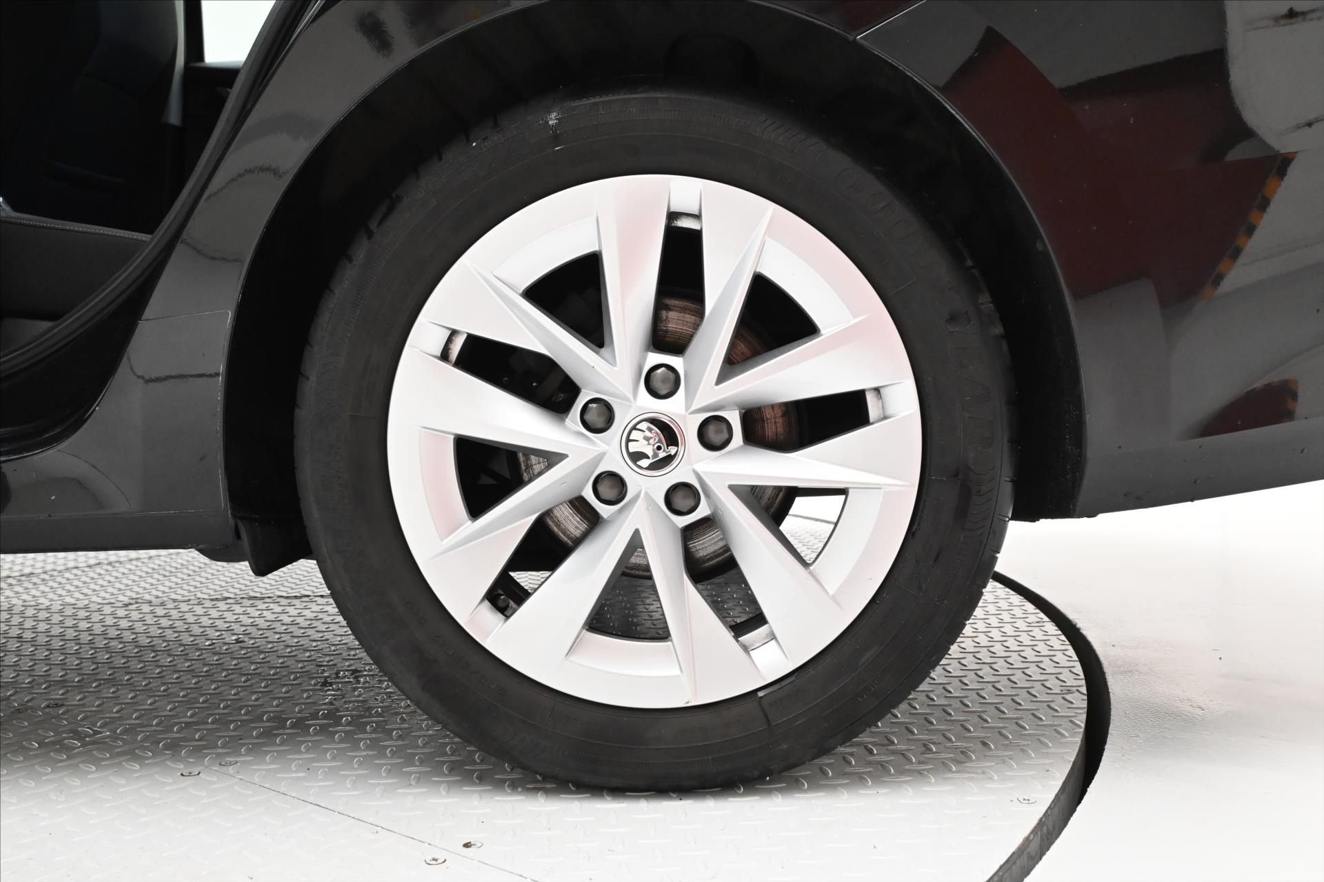 Main photo of the car Skoda Octavia 2.0 TDI 110kW STYLE DSG Warranty up to 5 years (30)