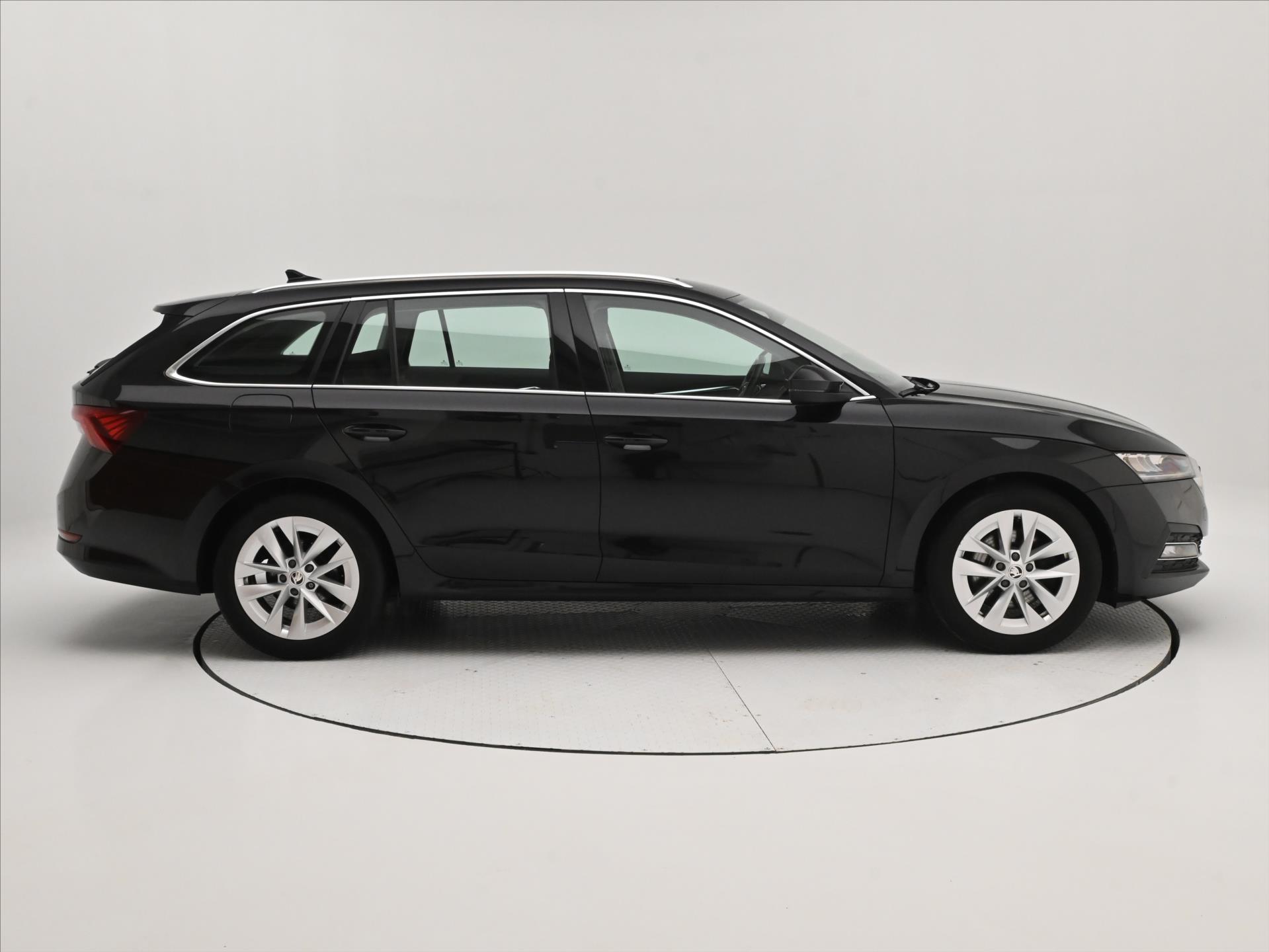 Main photo of the car Skoda Octavia 2.0 TDI 110kW STYLE DSG Warranty up to 5 years (3)