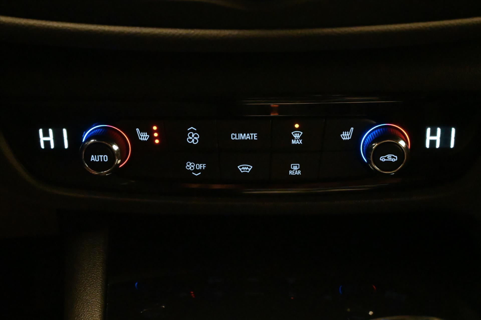 Hlavní fotografie vozu Opel Insignia 2,0 CDTi 128 kW AT8 Elegance-Cosmo Záruka až 5 let (20)