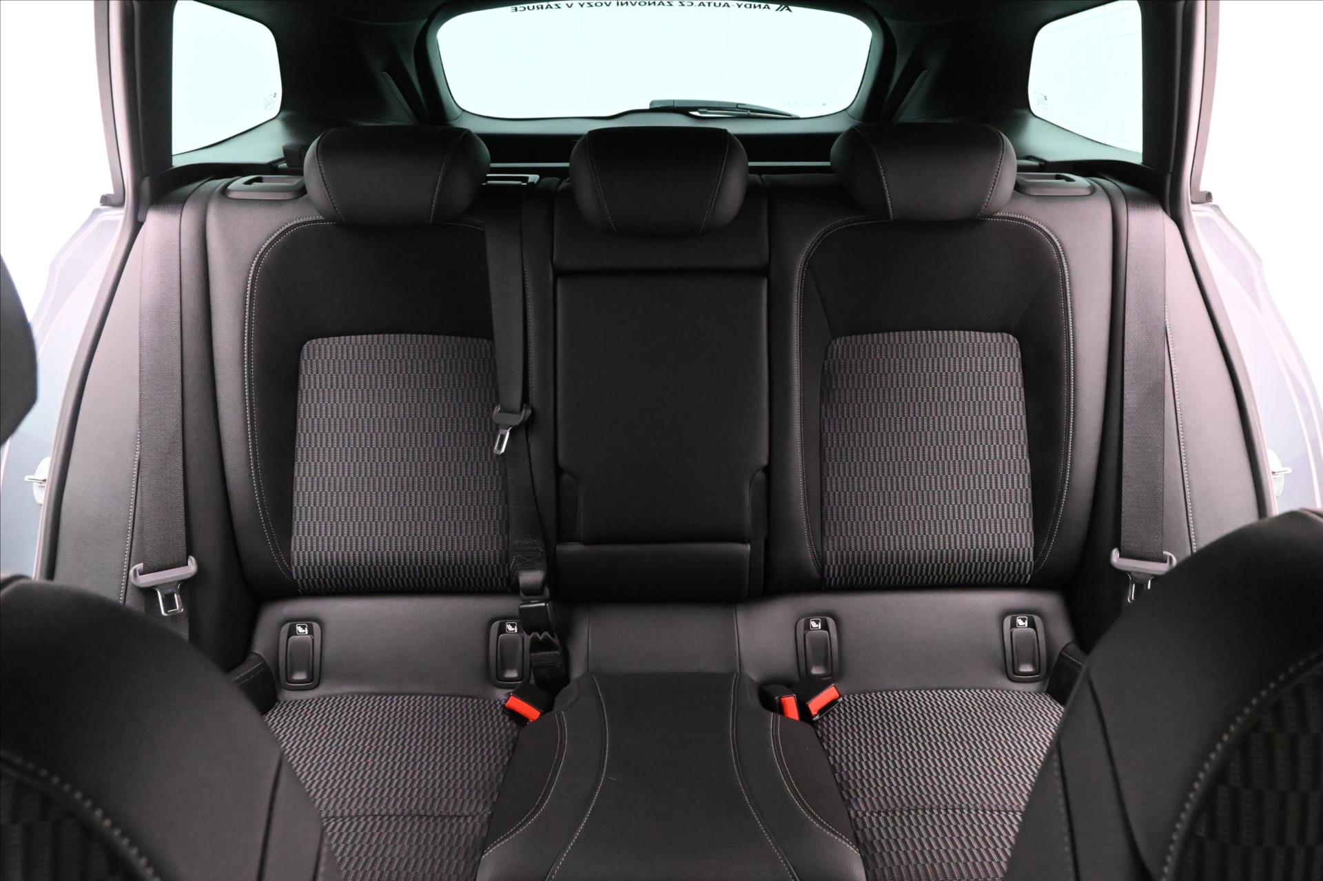 Hlavní fotografie vozu Opel Insignia 2,0 CDTi 128 kW AT8 Elegance-Cosmo Záruka až 5 let (26)