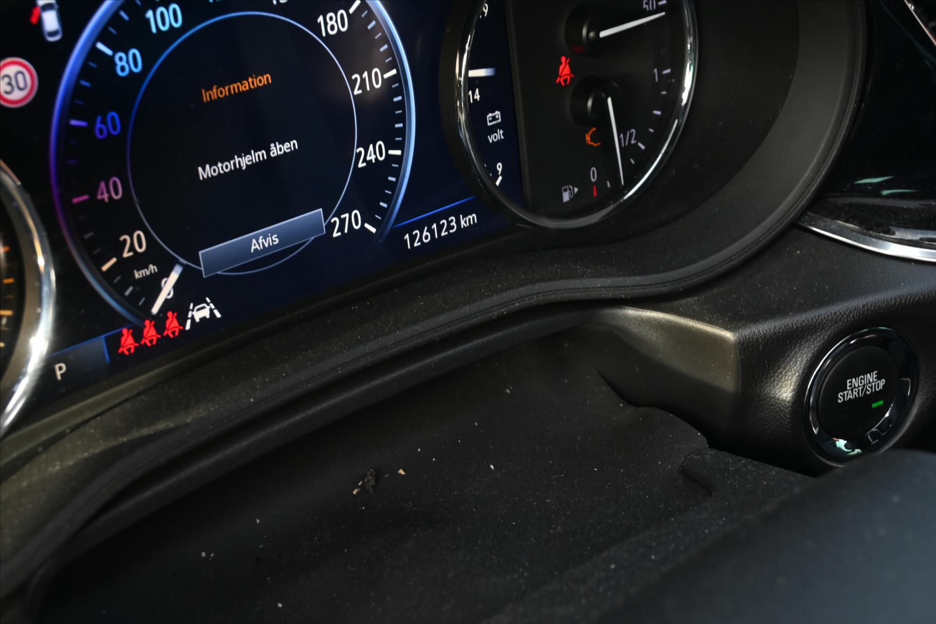 Hlavní fotografie vozu Opel Insignia 2,0 CDTi 128kW AT8 ELEGANCE-COSMO VŮZ PŘIPRAVUJEME K P (3)