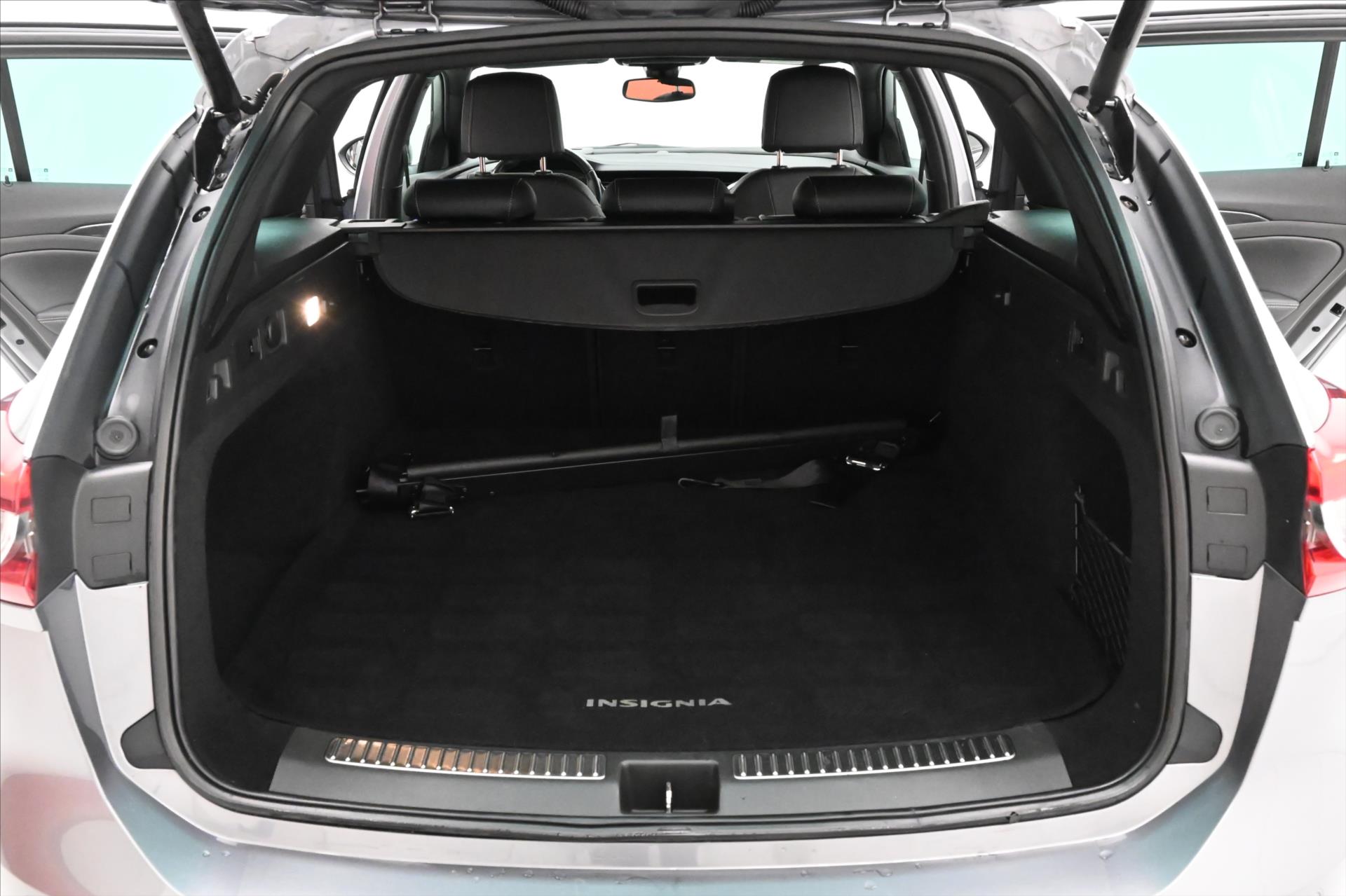 Hlavní fotografie vozu Opel Insignia 2,0 CDTi 128kW AT8 ELEGANCE-COSMO Záruka až 5 let (10)
