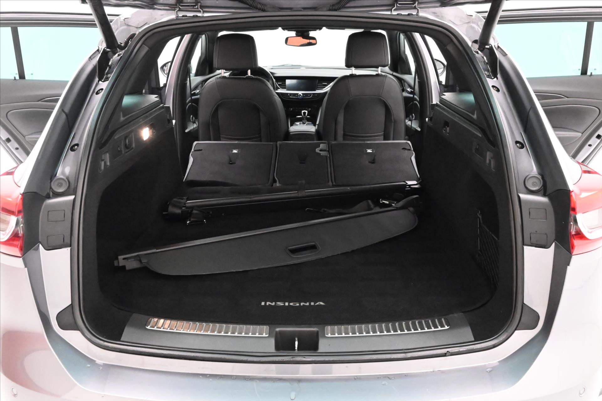 Hlavní fotografie vozu Opel Insignia 2,0 CDTi 128kW AT8 ELEGANCE-COSMO Záruka až 5 let (11)