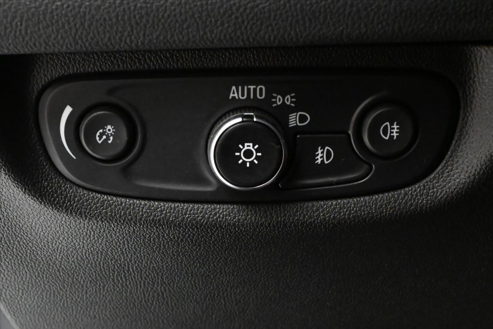 Hlavní fotografie vozu Opel Insignia 2,0 CDTi 128kW AT8 ELEGANCE-COSMO Záruka až 5 let (24)