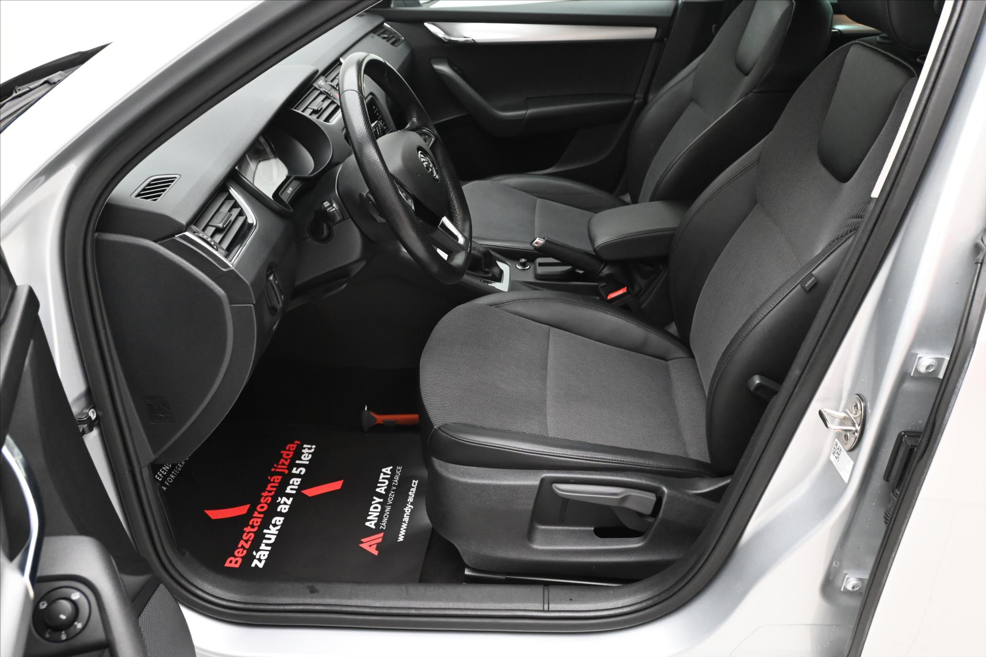 Hlavní fotografie vozu Škoda Octavia 1,5 TSI 110kW Business DSG Záruka až 5 let (12)