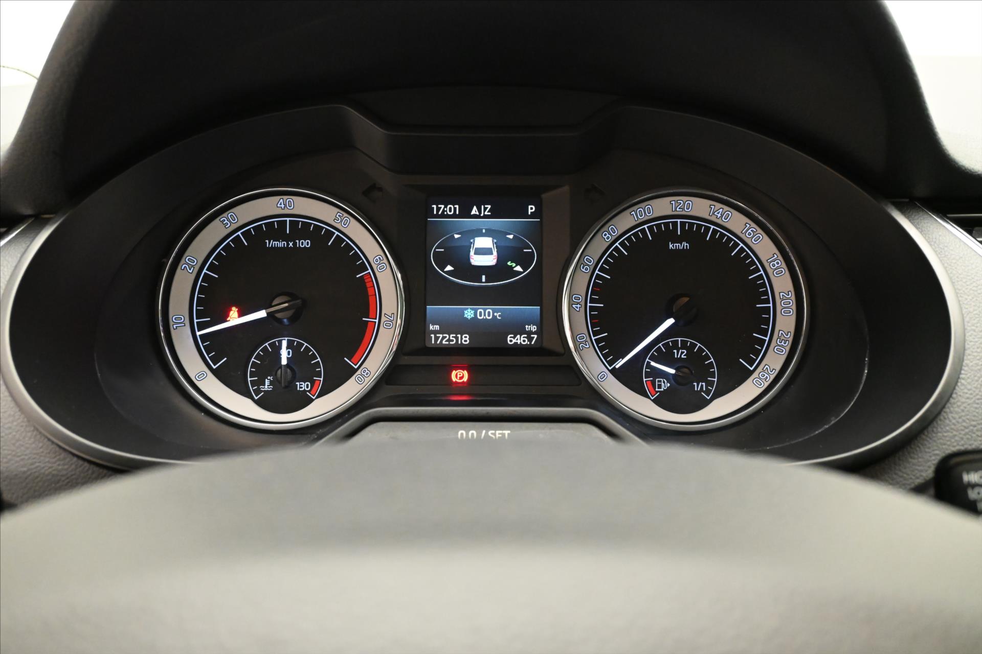 Hlavní fotografie vozu Škoda Octavia 1,5 TSI 110kW Business DSG Záruka až 5 let (15)