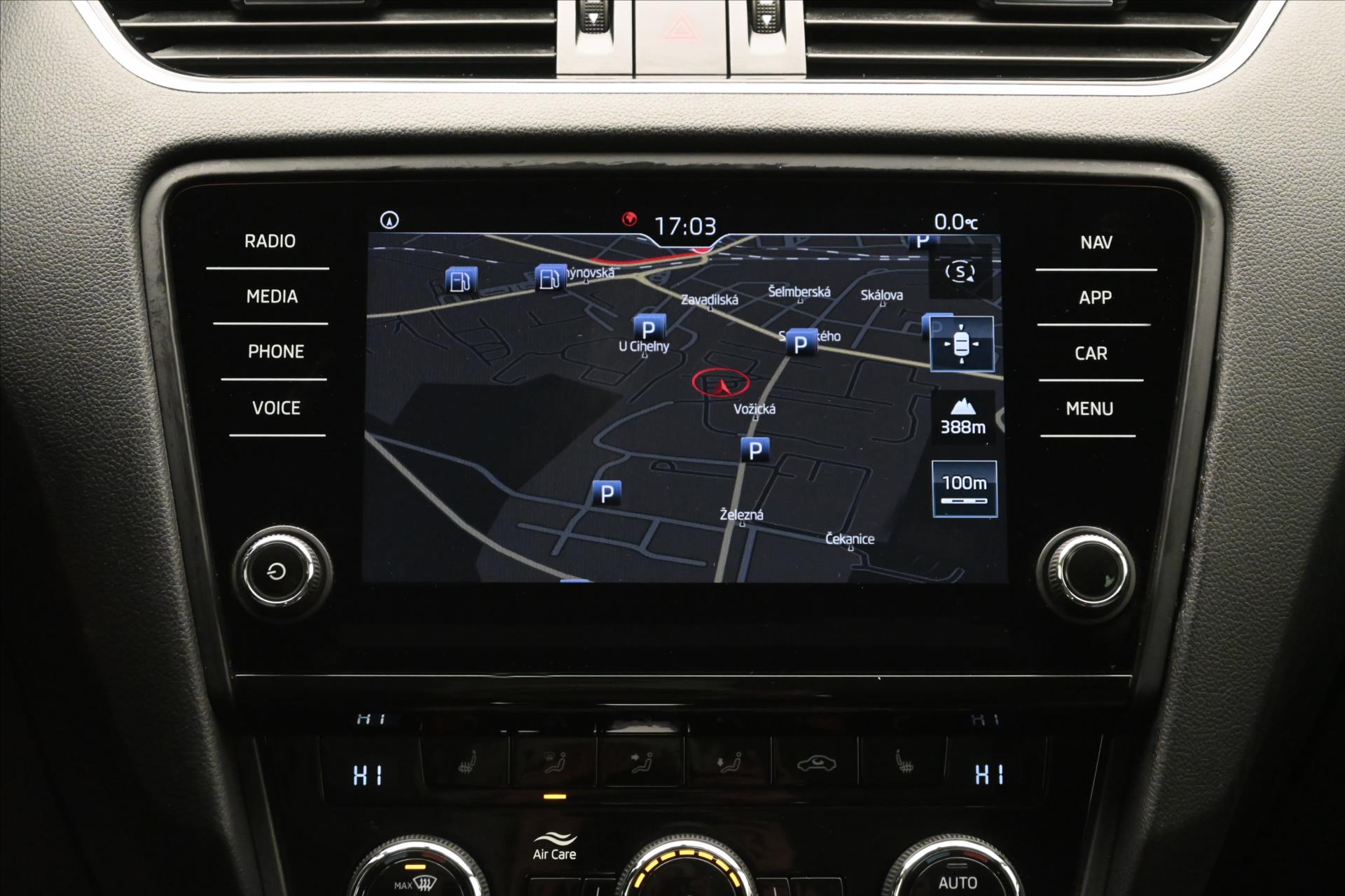 Hlavní fotografie vozu Škoda Octavia 1,5 TSI 110kW Business DSG Záruka až 5 let (17)