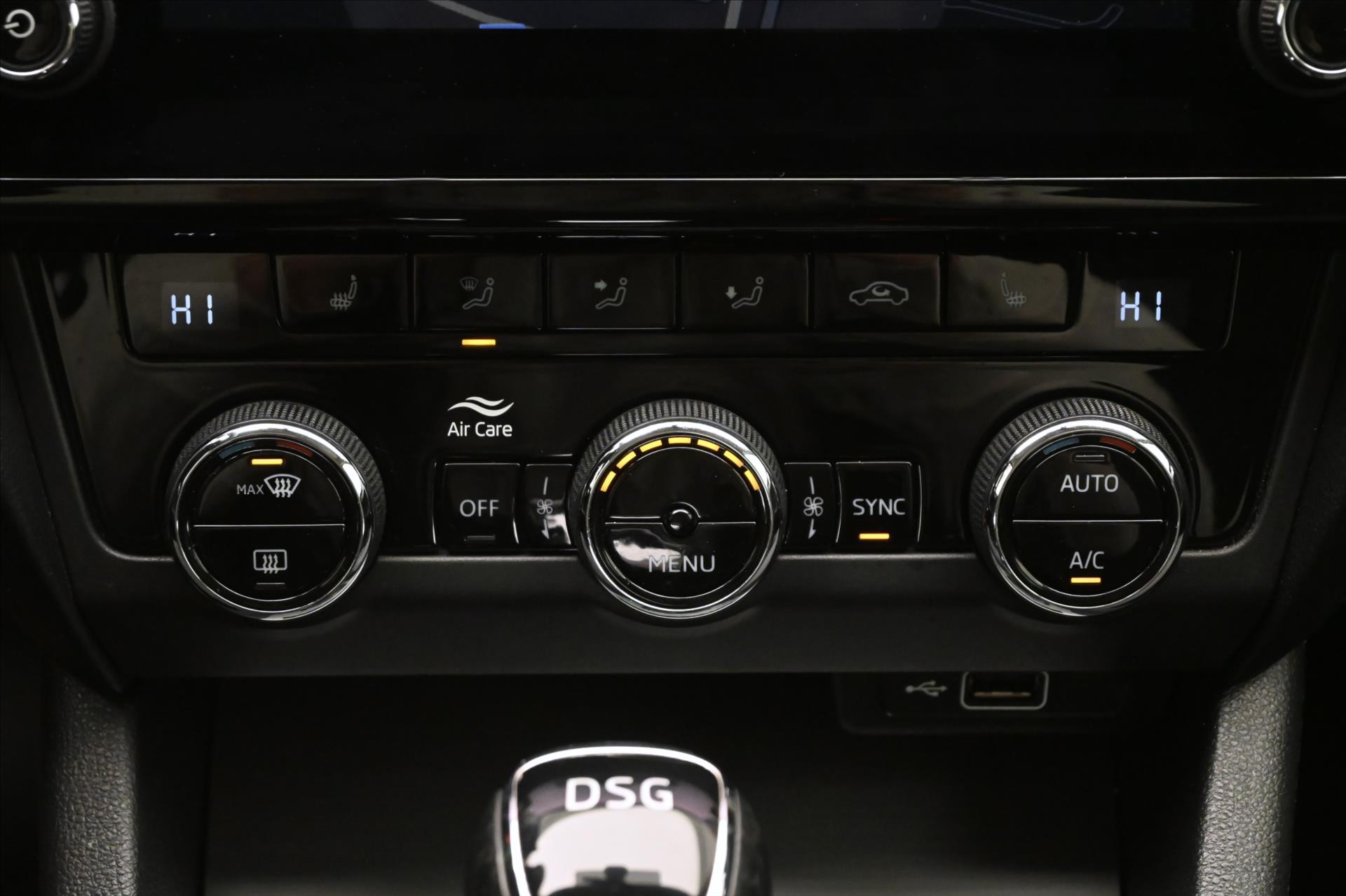 Hlavní fotografie vozu Škoda Octavia 1,5 TSI 110kW Business DSG Záruka až 5 let (19)