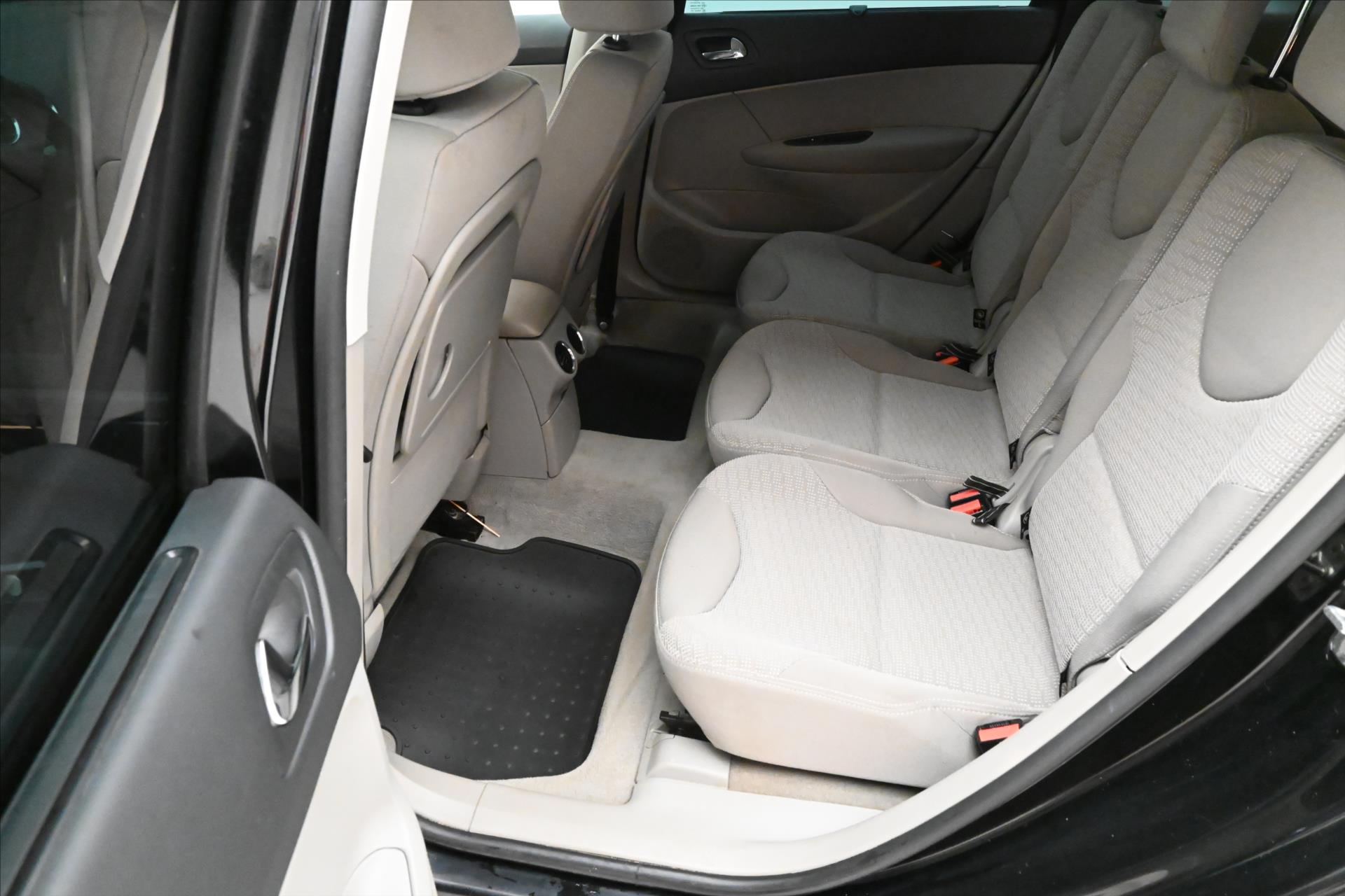 Hlavní fotografie vozu Peugeot 308 1,6 HDI 82 kW SW TAŽNÉ ZAŘÍZENÍ Záruka (13)