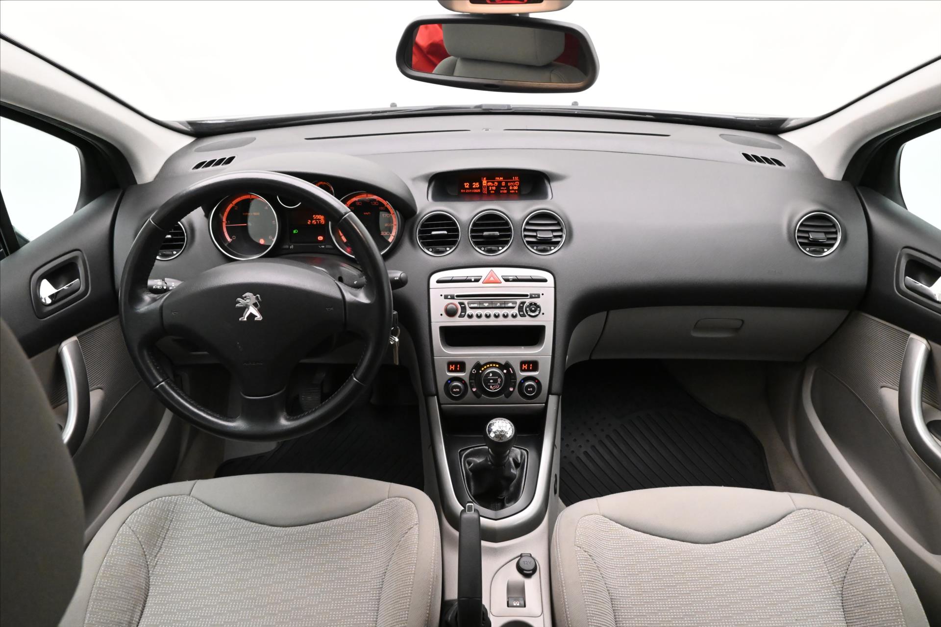 Hlavní fotografie vozu Peugeot 308 1,6 HDI 82 kW SW TAŽNÉ ZAŘÍZENÍ Záruka (14)