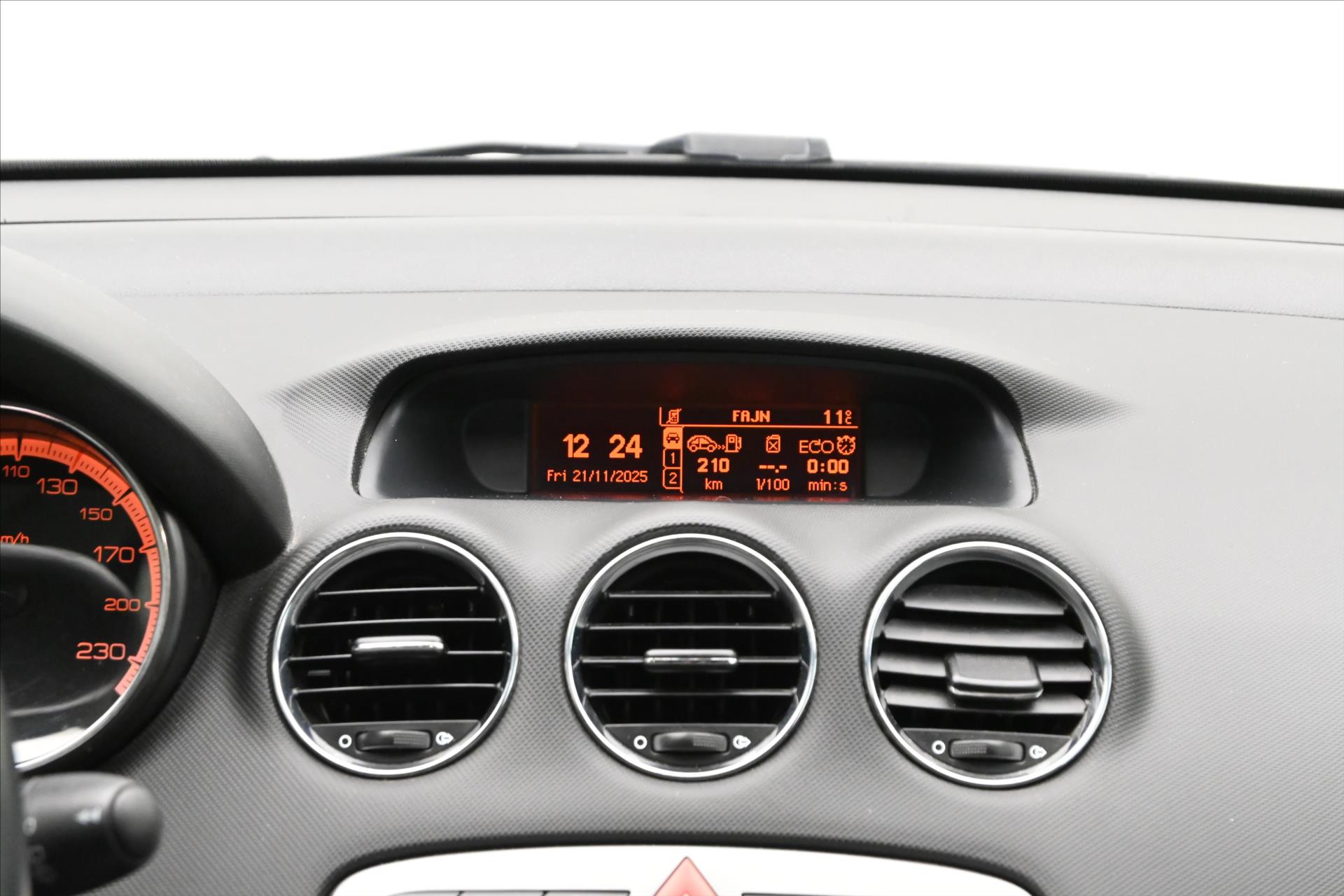 Hlavní fotografie vozu Peugeot 308 1,6 HDI 82 kW SW TAŽNÉ ZAŘÍZENÍ Záruka (18)