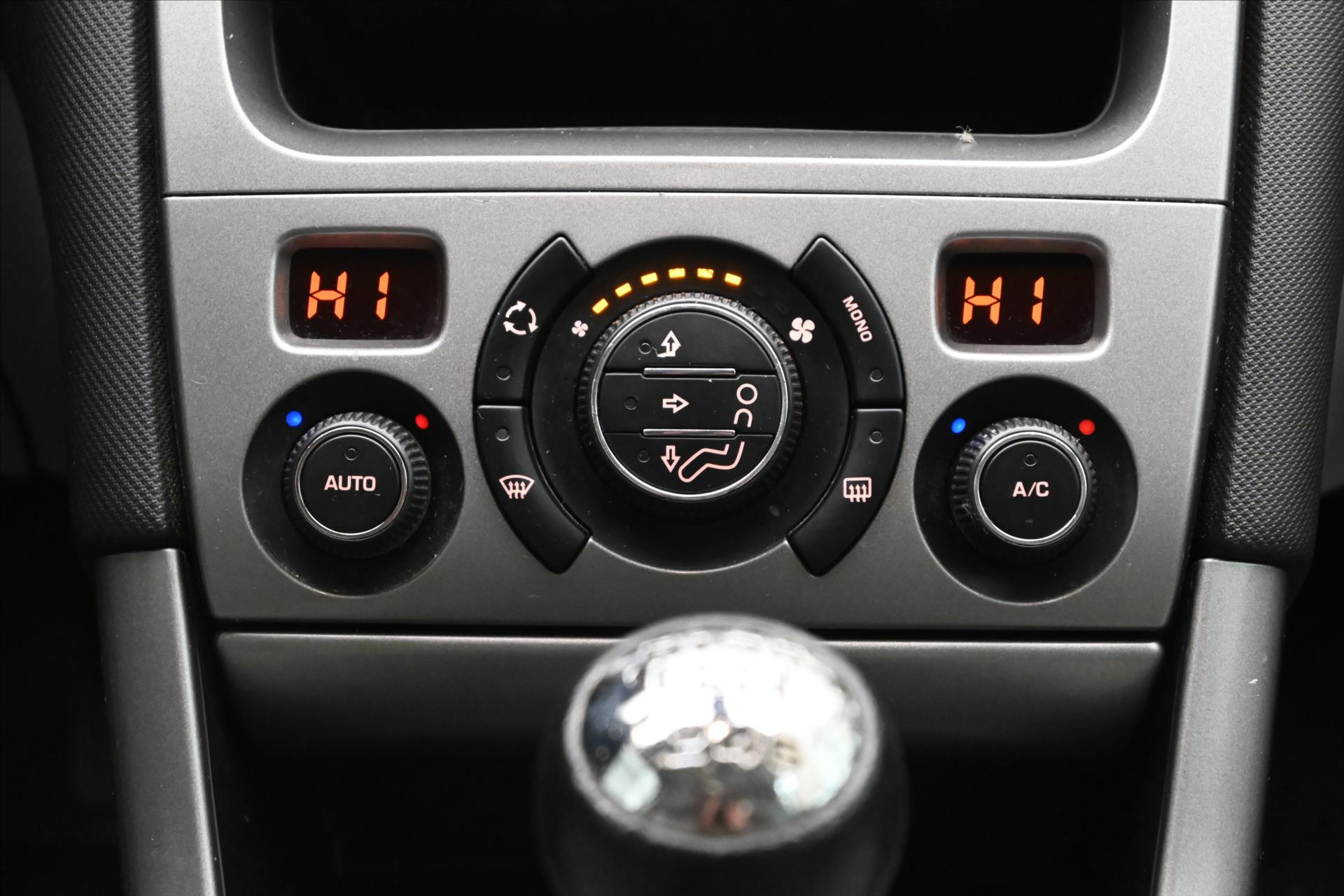 Hlavní fotografie vozu Peugeot 308 1,6 HDI 82 kW SW TAŽNÉ ZAŘÍZENÍ Záruka (19)