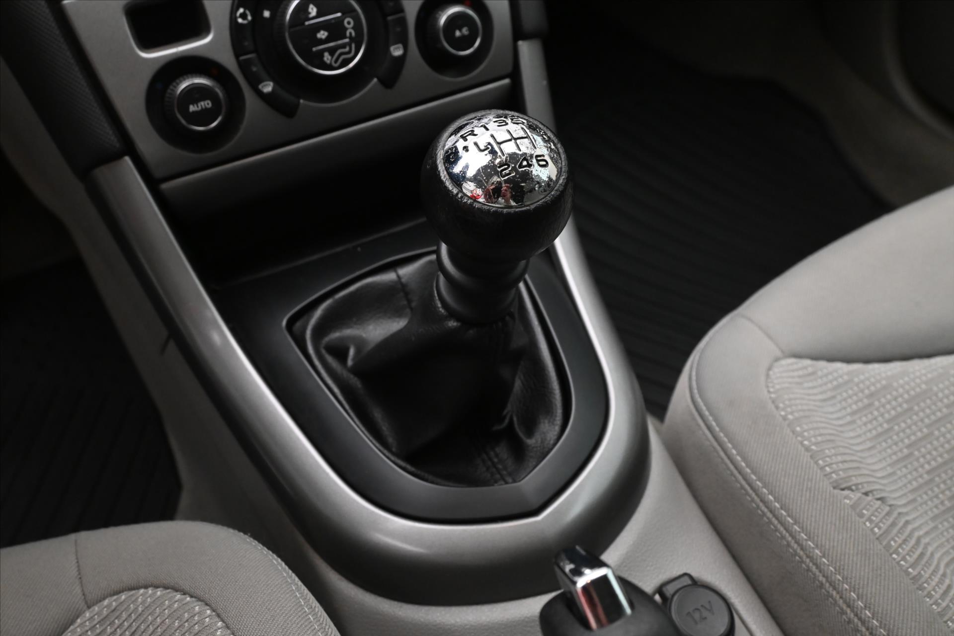 Hlavní fotografie vozu Peugeot 308 1,6 HDI 82 kW SW TAŽNÉ ZAŘÍZENÍ Záruka (20)