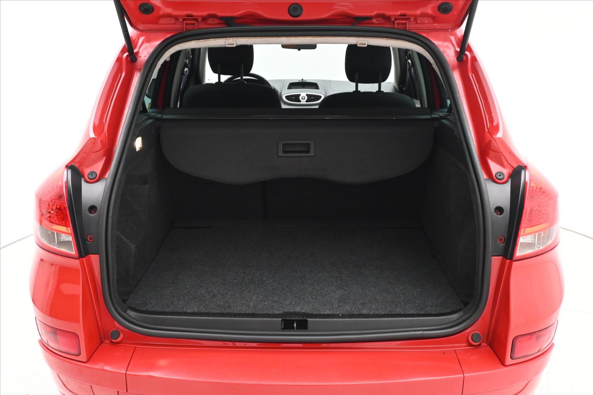 Hlavní fotografie vozu Renault Clio 1,2 Tce 74kW GRANDT (9)