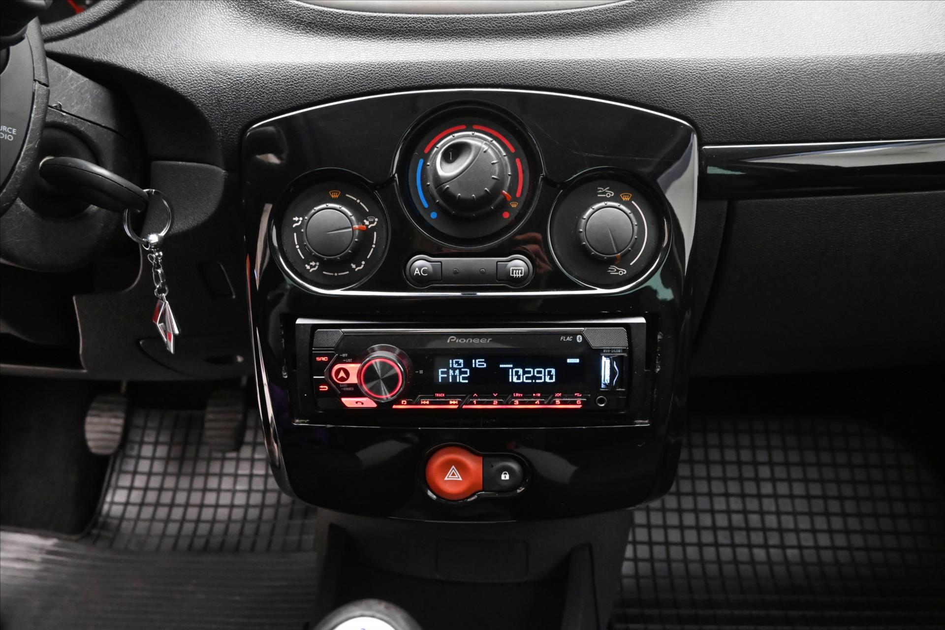 Hlavní fotografie vozu Renault Clio 1,2 Tce 74kW GRANDT (18)