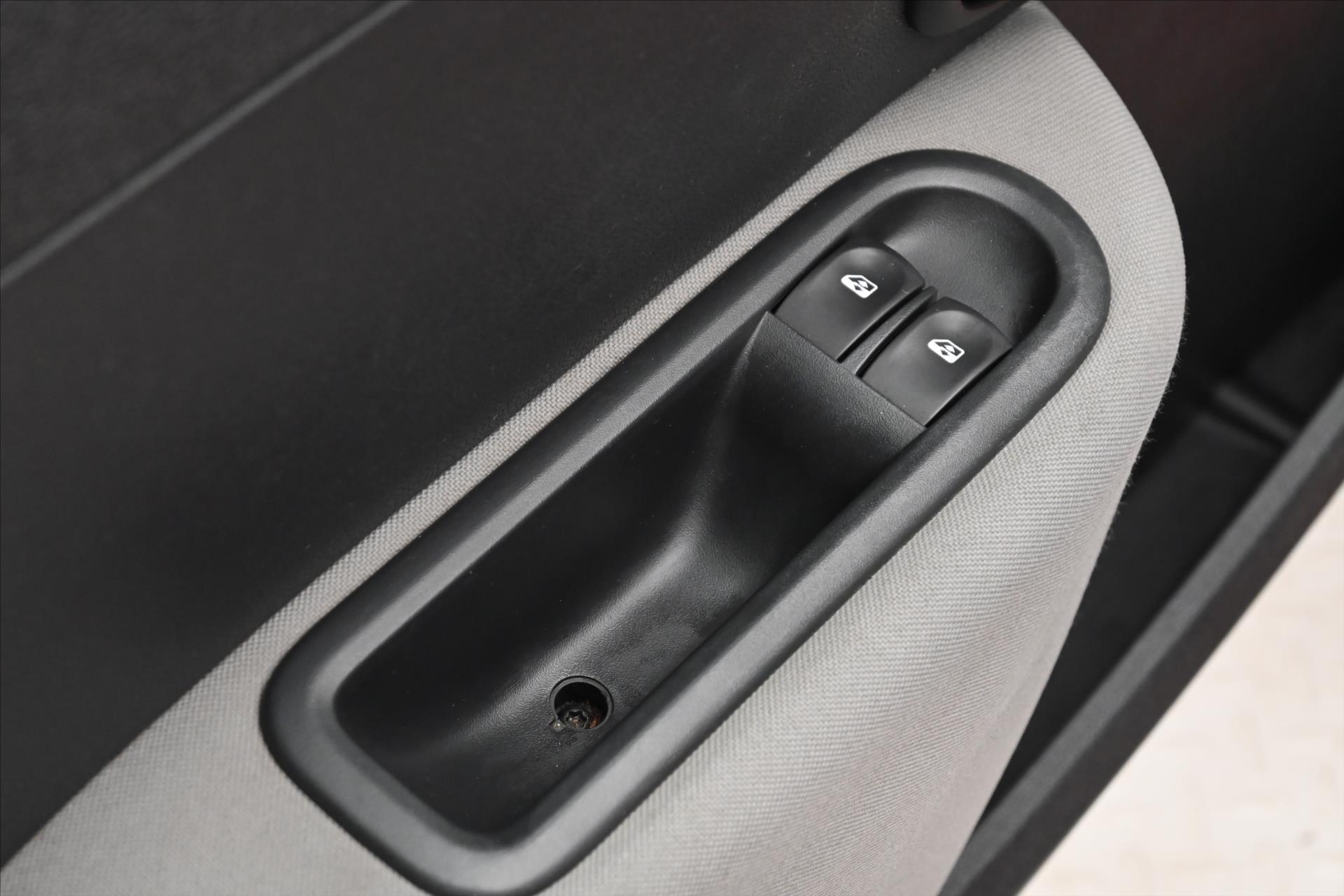 Hlavní fotografie vozu Renault Clio 1,2 Tce 74kW GRANDT (21)