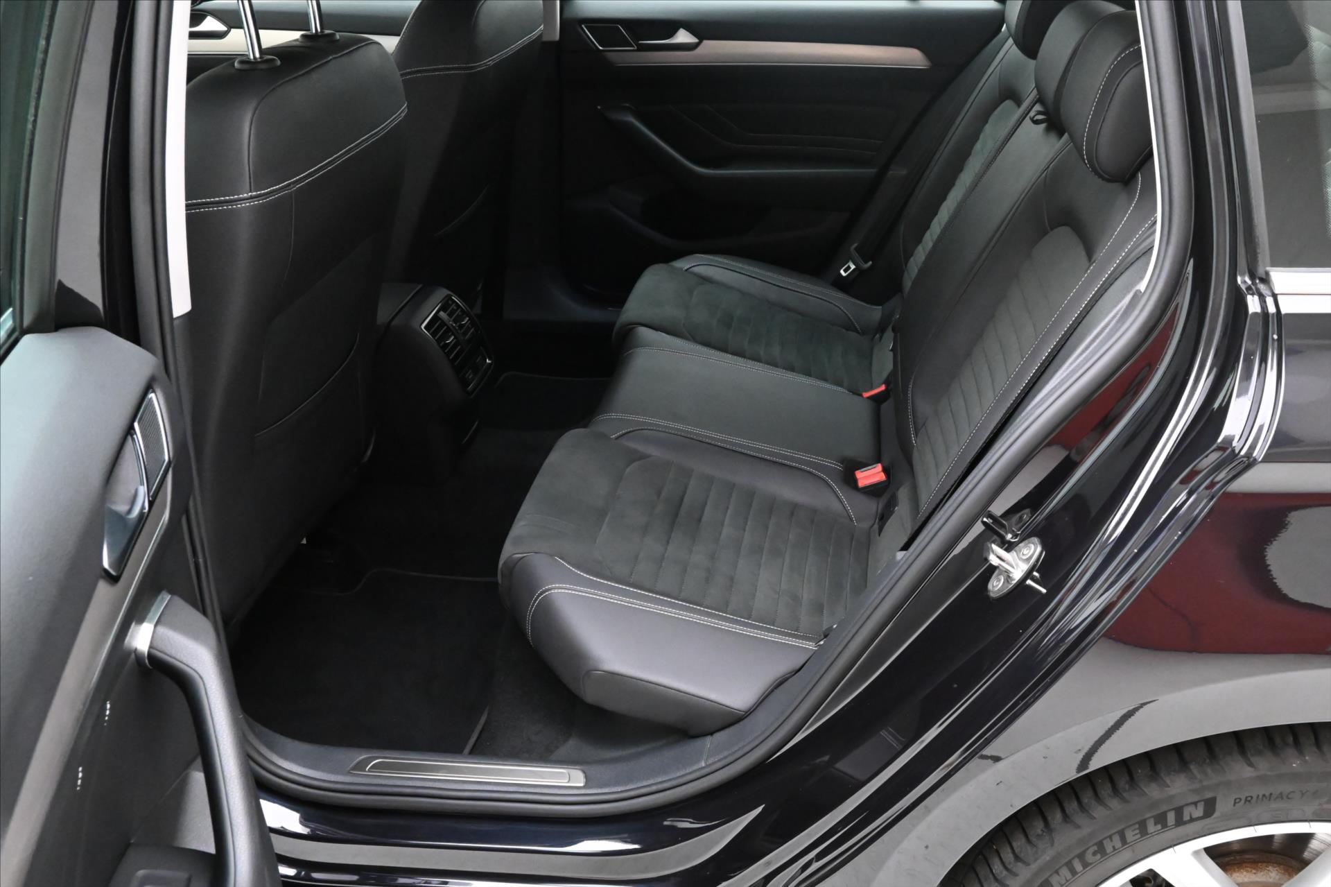 Hlavní fotografie vozu Volkswagen Passat 2,0 TDI 110kW DSG ELEGANCE Záruka až 5 let (13)