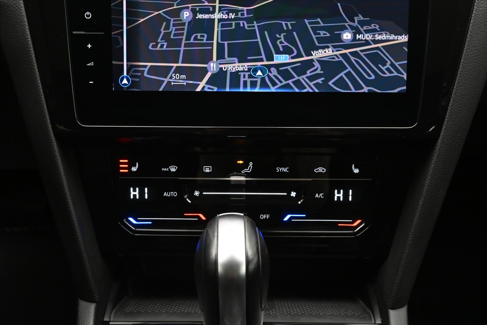 Hlavní fotografie vozu Volkswagen Passat 2,0 TDI 110kW DSG ELEGANCE Záruka až 5 let (21)