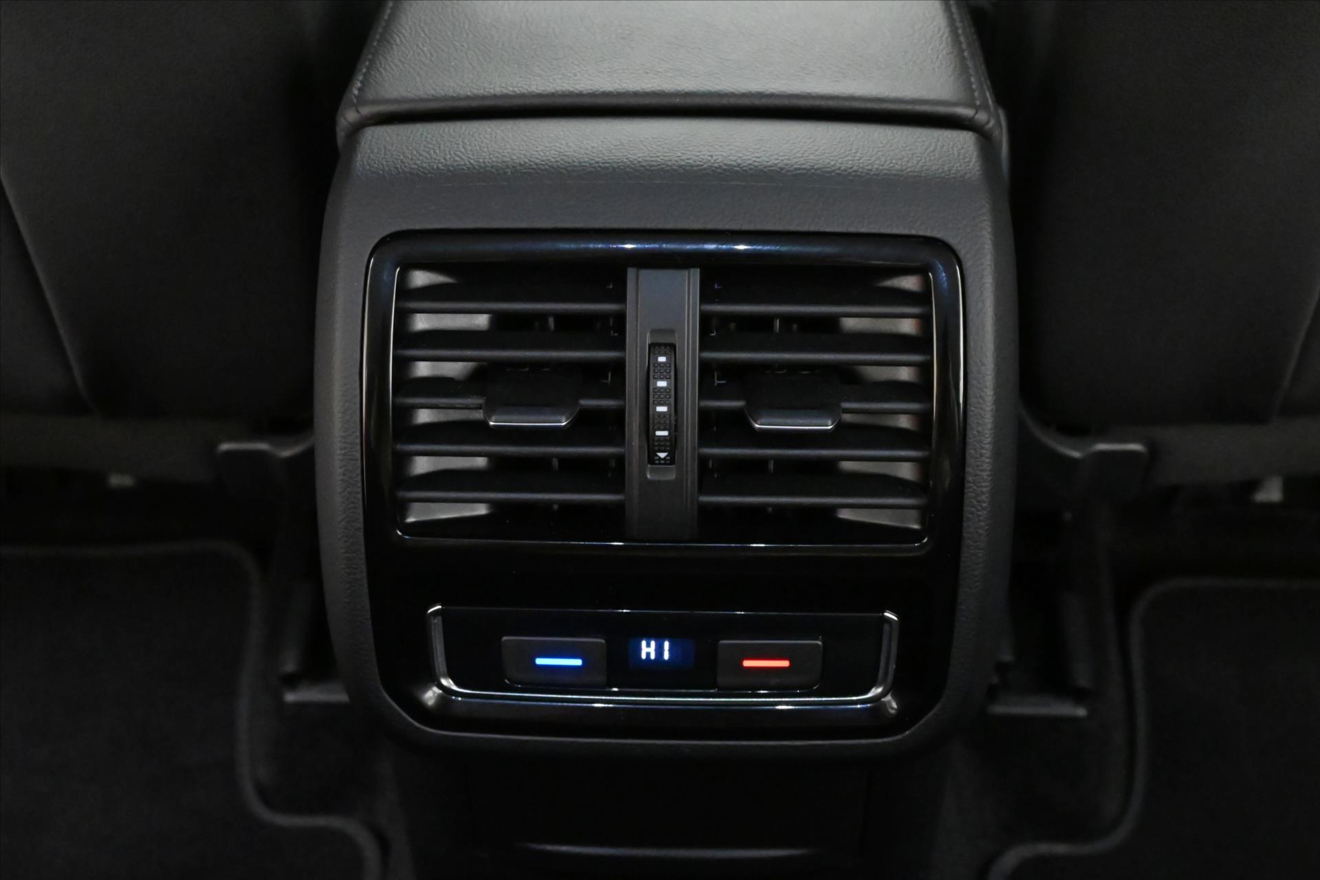 Hlavní fotografie vozu Volkswagen Passat 2,0 TDI 110kW DSG ELEGANCE Záruka až 5 let (22)