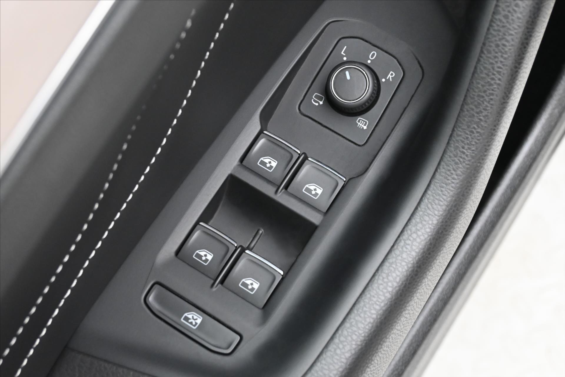 Hlavní fotografie vozu Volkswagen Passat 2,0 TDI 110kW DSG ELEGANCE Záruka až 5 let (25)