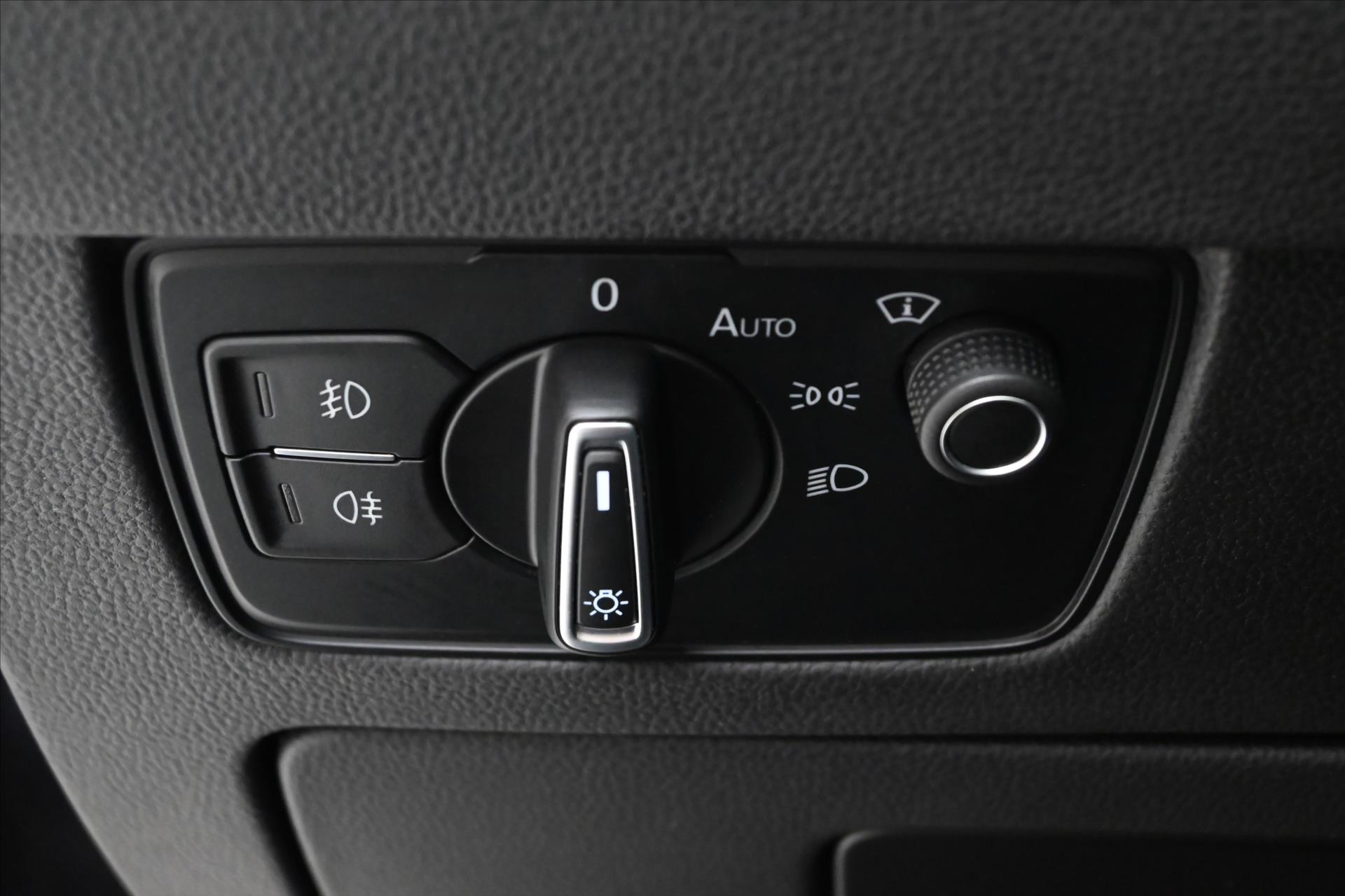 Hlavní fotografie vozu Volkswagen Passat 2,0 TDI 110kW DSG ELEGANCE Záruka až 5 let (26)