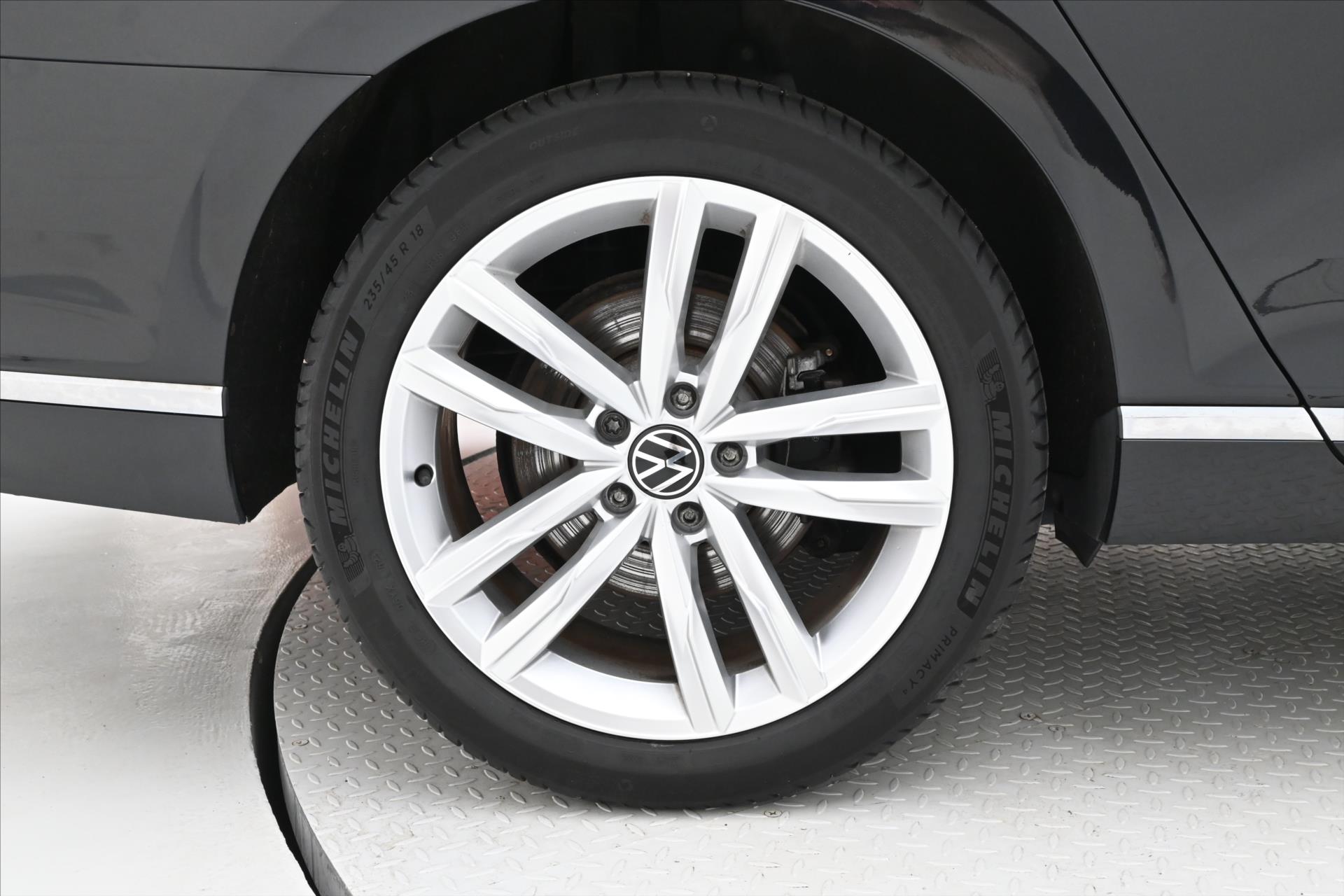 Hlavní fotografie vozu Volkswagen Passat 2,0 TDI 110kW DSG ELEGANCE Záruka až 5 let (33)