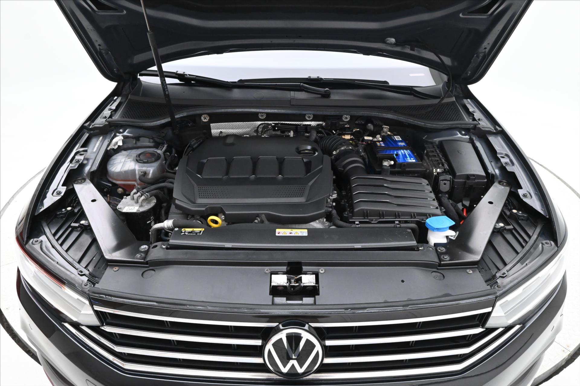 Hlavní fotografie vozu Volkswagen Passat 2,0 TDI 110kW DSG ELEGANCE Záruka až 5 let (8)