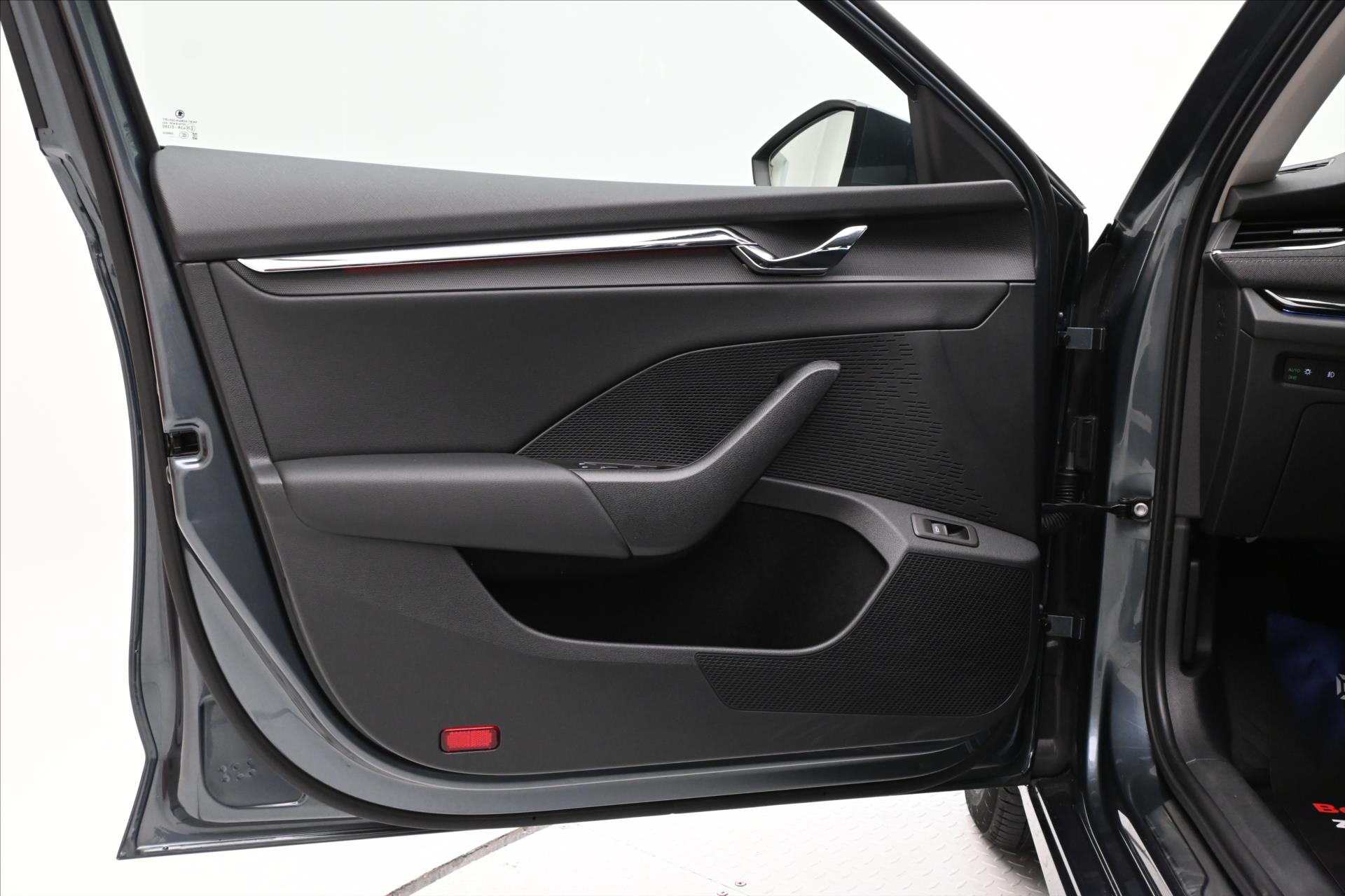 Hlavní fotografie vozu Škoda Octavia 2,0 TDI 110 kW DSG Style Záruka až 5 let (25)