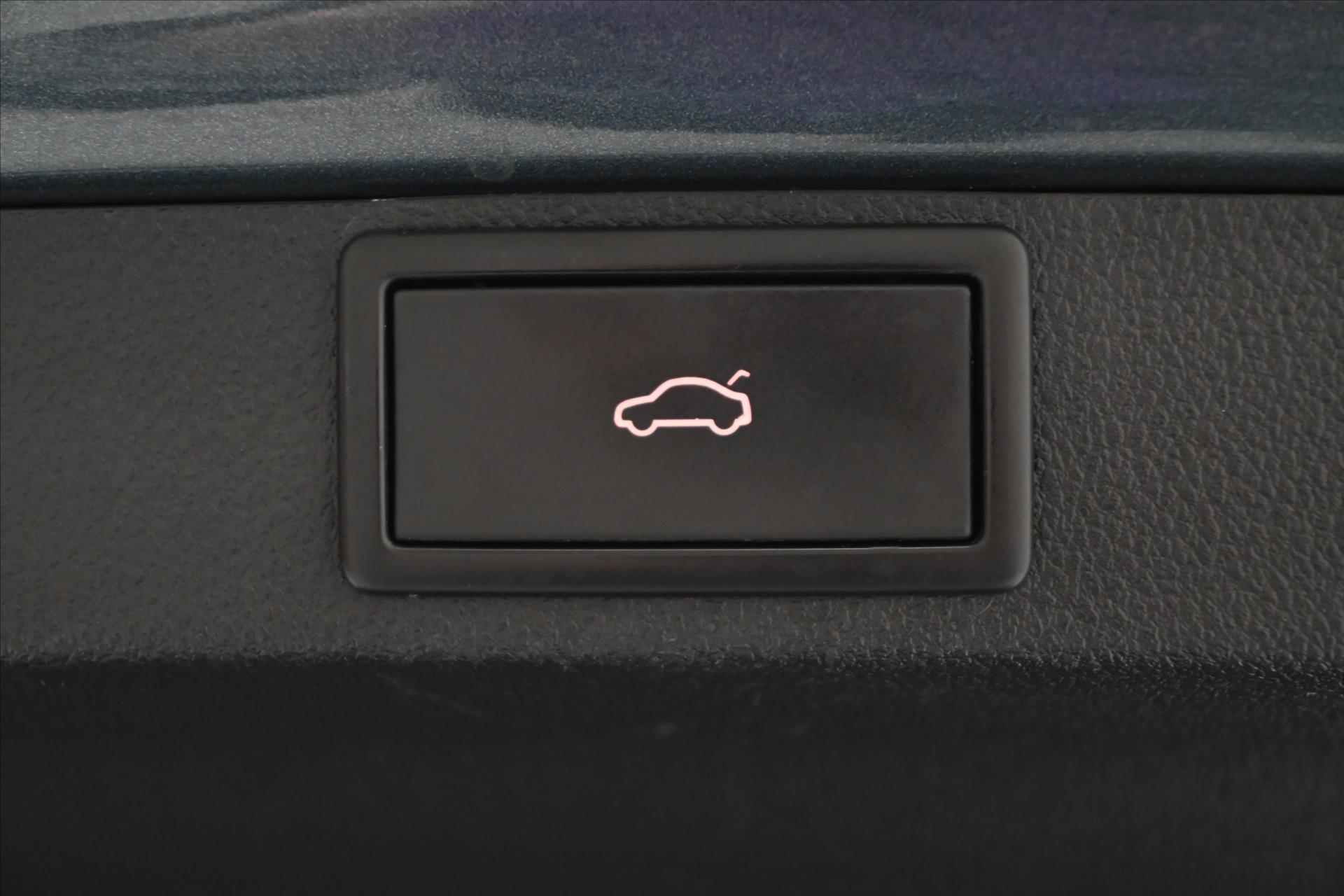 Hlavní fotografie vozu Škoda Octavia 2,0 TDI 110 kW DSG Style Záruka až 5 let (28)