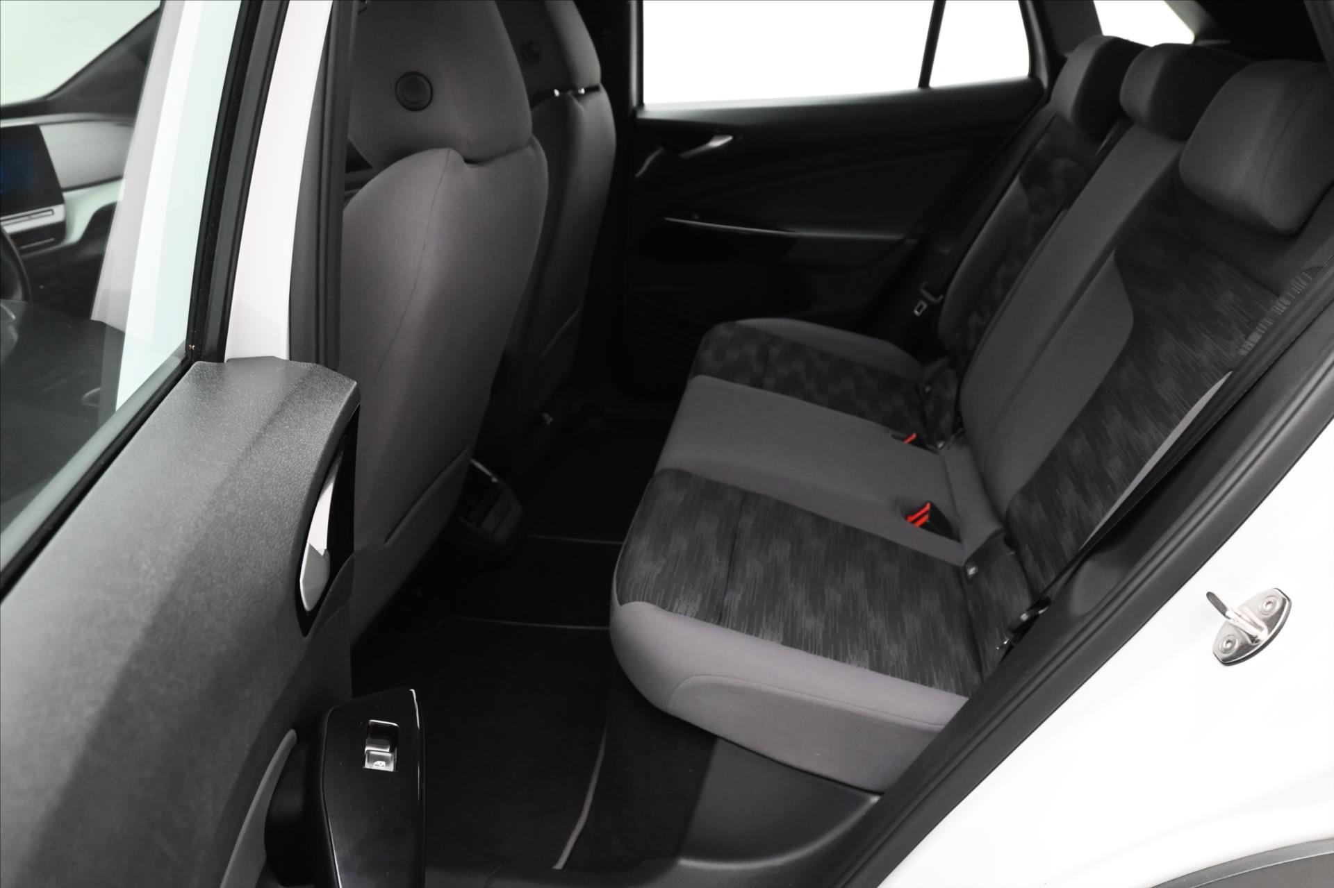 Hlavní fotografie vozu Volkswagen ID.4 150 kW 77kWh Perfor. SoH 91% Záruka až 5 let (14)