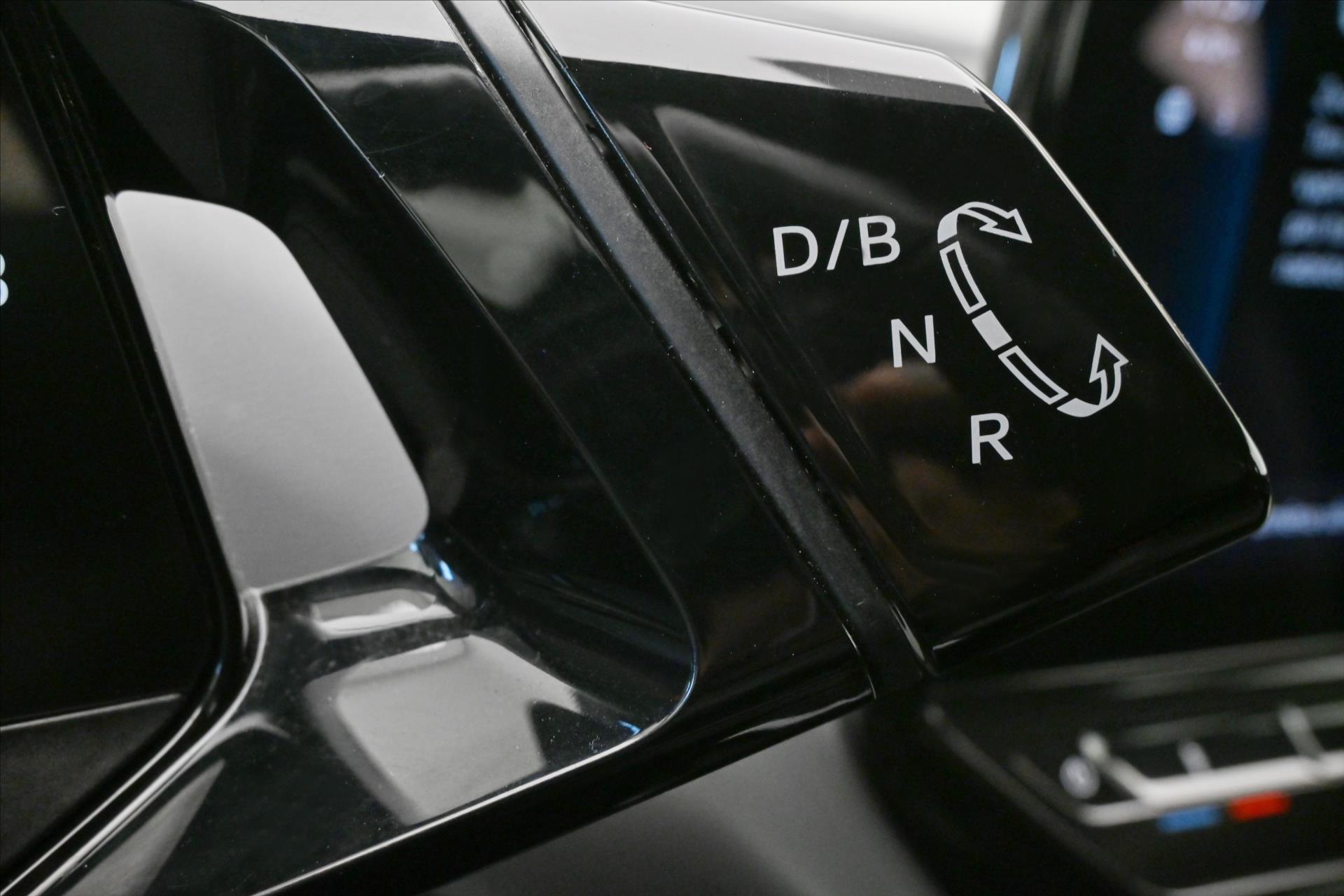 Hlavní fotografie vozu Volkswagen ID.4 150kW 77kWh PERFORMANCE Záruka až 5 let (23)